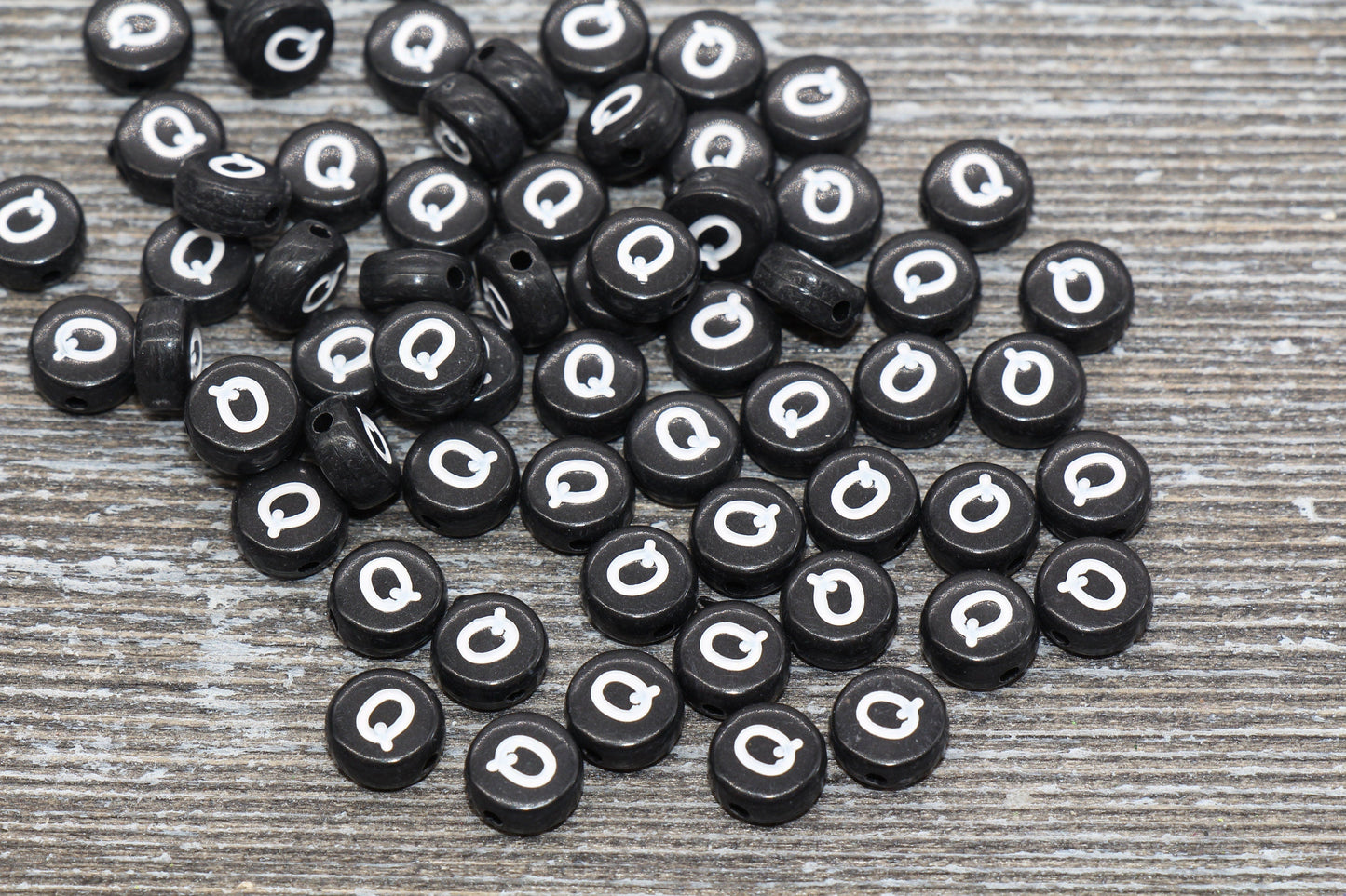 Letter Q Alphabet Beads, Black Alphabet Letter Beads, Acrylic Black and White Letters Beads, Round Acrylic Beads, Name Beads, Size 7mm