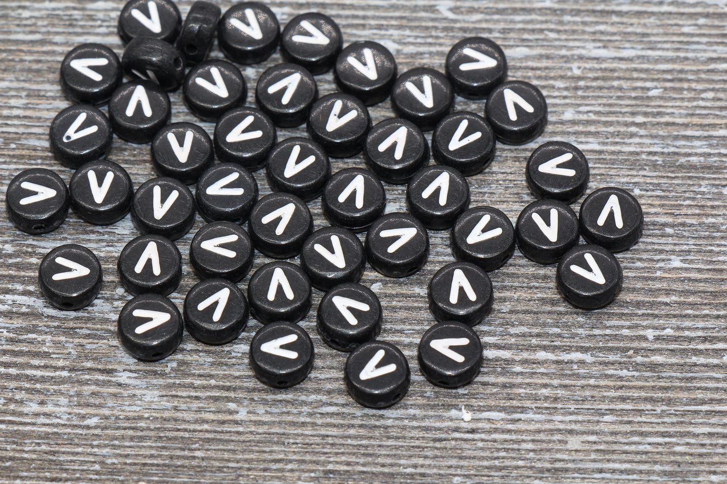 Letter V Alphabet Beads, Black Alphabet Letter Beads, Acrylic Black and White Letters Beads, Round Acrylic Beads, Name Beads, Size 7mm