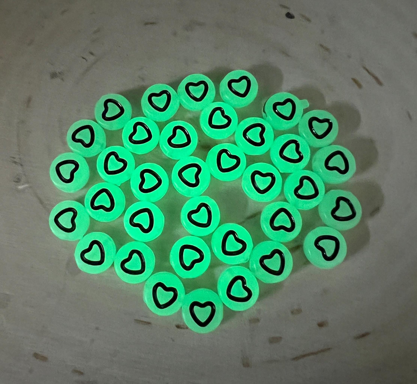 Glow in Dark Heart Beads, Glow Outline Heart Round Beads, Heart Symbol Beads, Bracelet Heart Beads, Acrylic round Beads, Size 7mm #3294