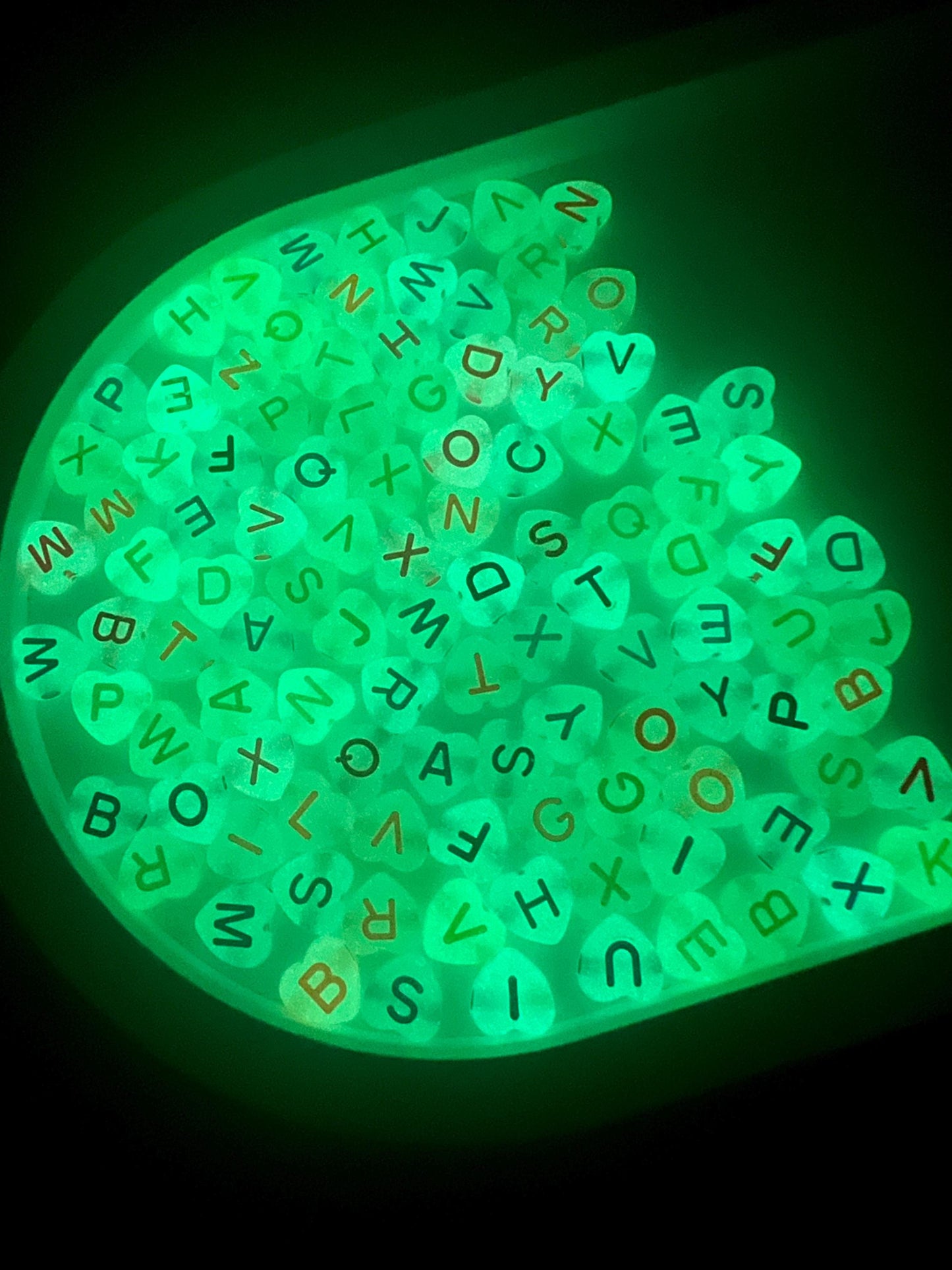Glow in the Dark Heart Letter Beads – Multicolor Alphabet Beads for Bracelets & Crafts #3856