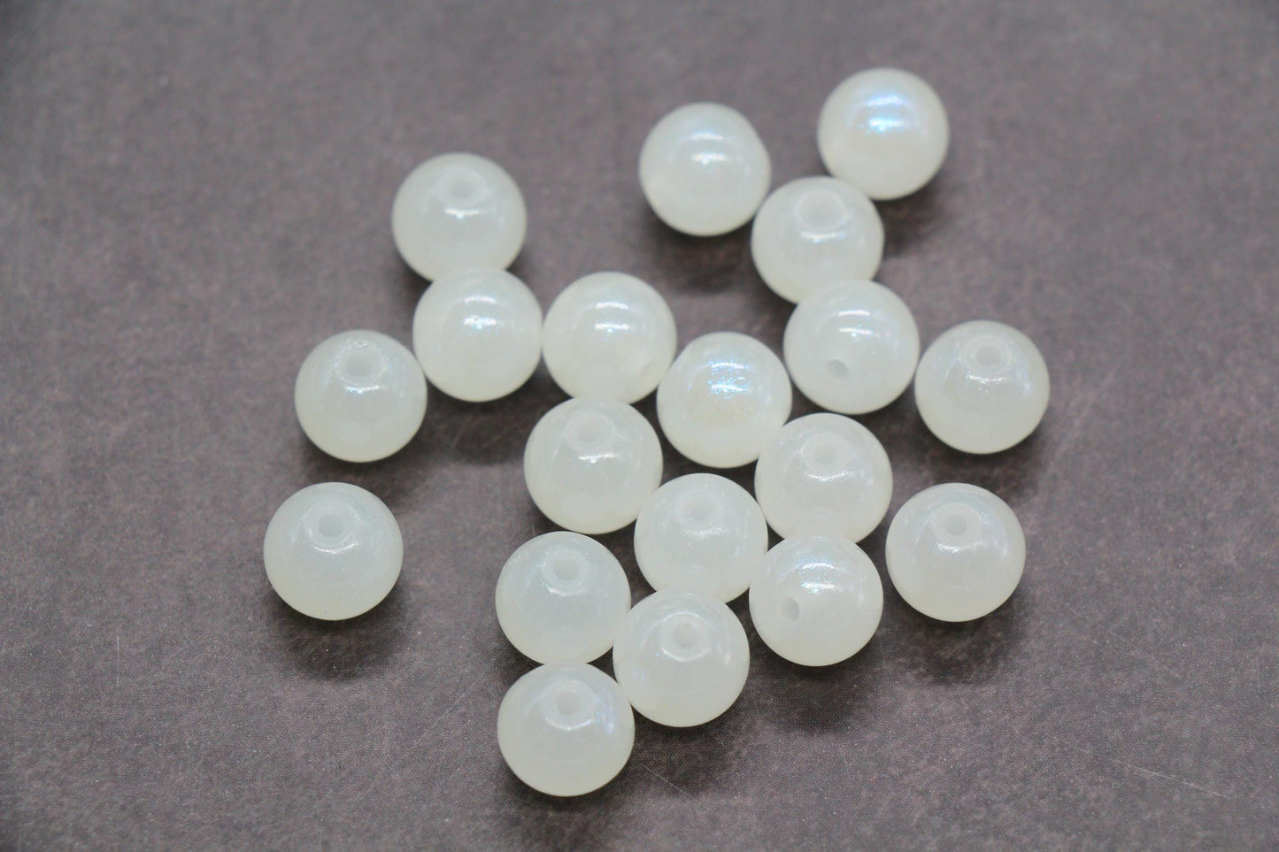 10mm Iridescent Glass Beads, Pearlescent Round Beads for Jewelry Making, DIY Bracelet Necklace Craft Supplies, White Glossy Beads