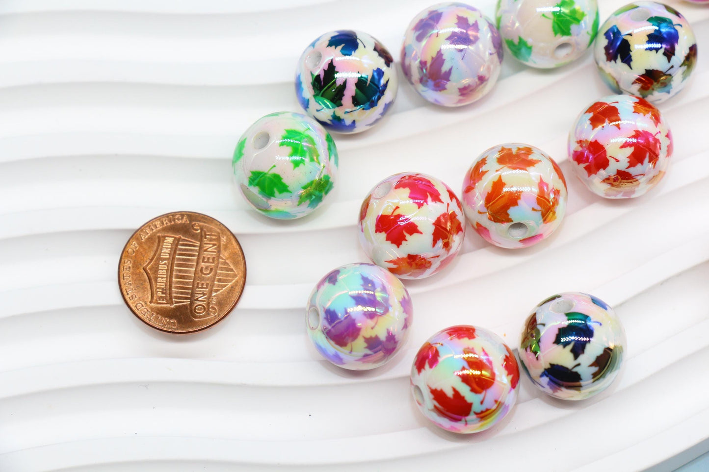 16mm Iridescent Leaf Printed Acrylic Beads