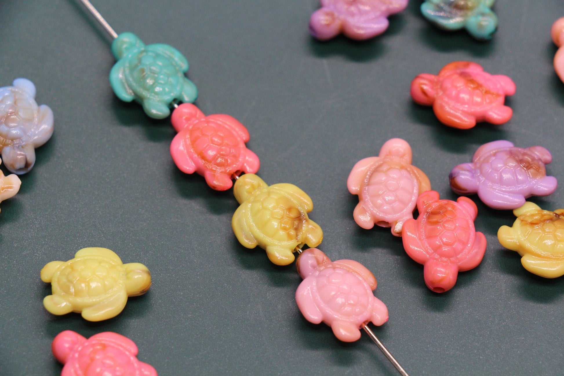 Marbled Turtle Acrylic Beads, 14mm Sea Turtle Beads for Jewelry Making, Ocean-Inspired Craft Supplies, Tropical Keychains