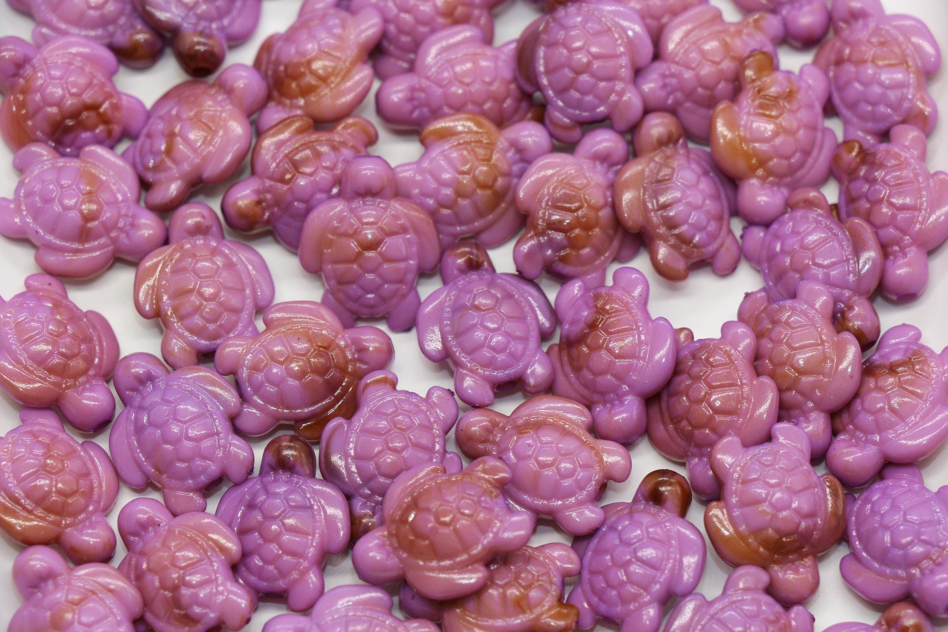 Marbled Turtle Acrylic Beads, 14mm Sea Turtle Beads for Jewelry Making, Ocean-Inspired Craft Supplies, Tropical Keychains