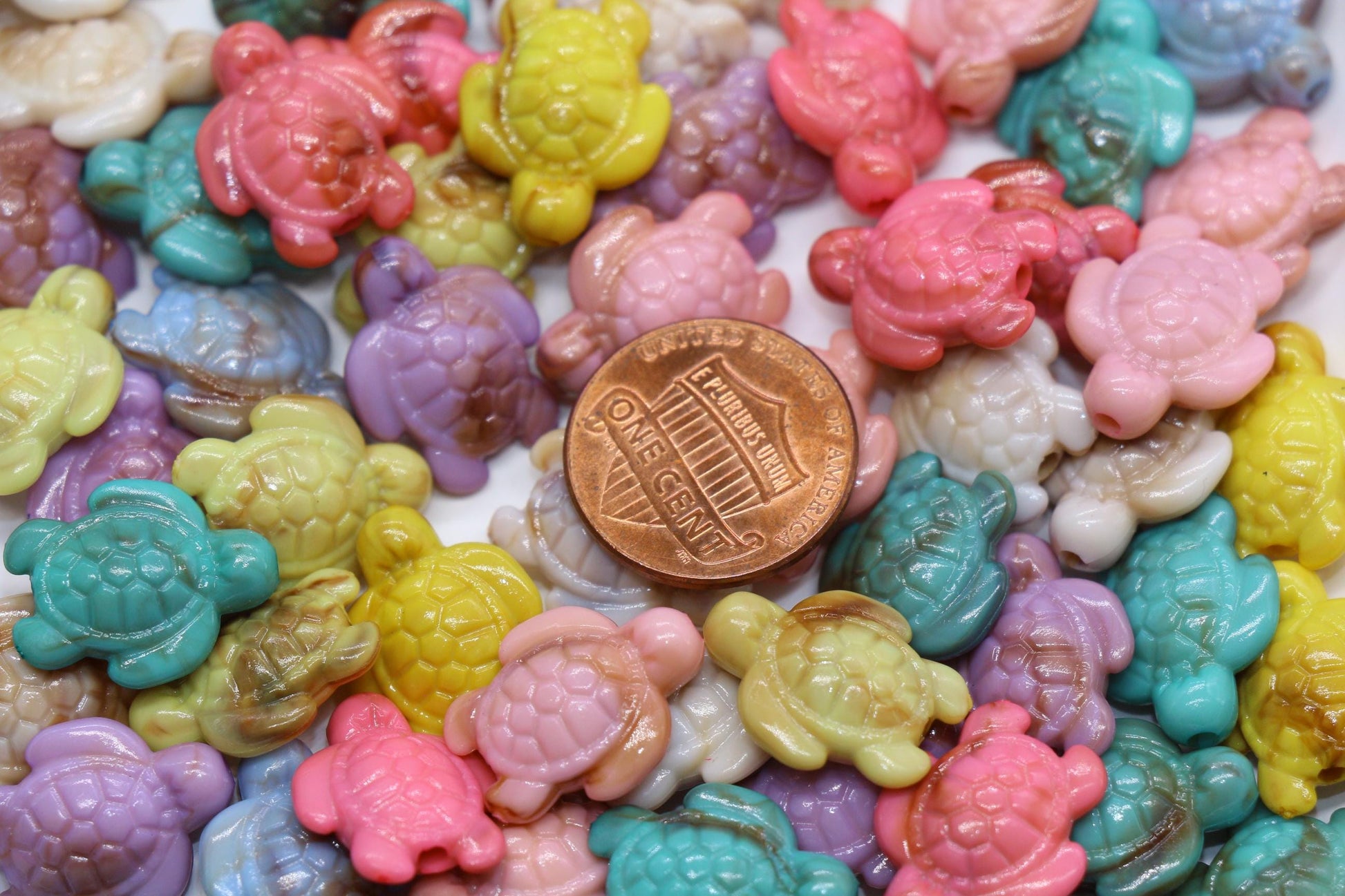 Marbled Turtle Acrylic Beads, 14mm Sea Turtle Beads for Jewelry Making, Ocean-Inspired Craft Supplies, Tropical Keychains