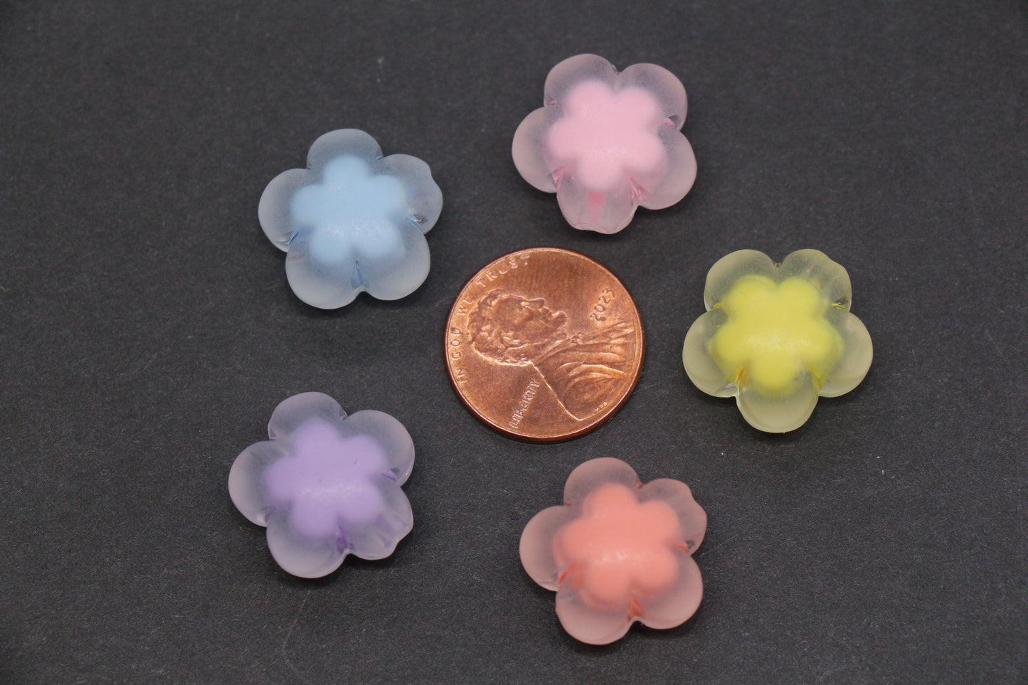 16mm Matte Acrylic Flower Beads