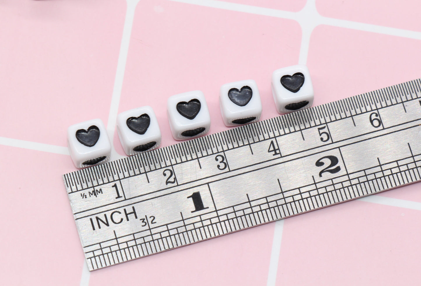 Black and White Heart Cube Beads, Acrylic Heart Cube Beads, Heart Square Beads, Size 7mm #115