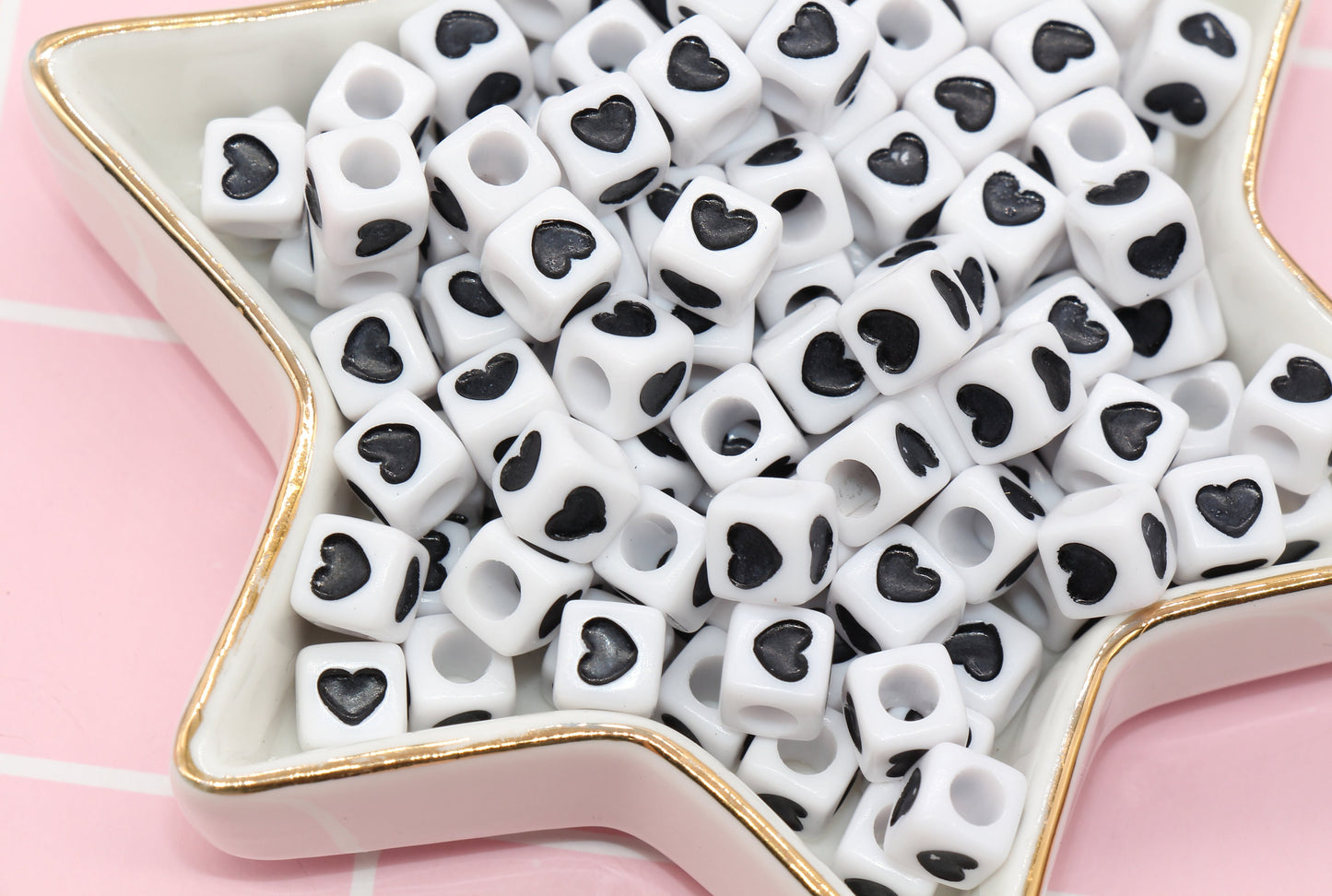 Black and White Heart Cube Beads, Acrylic Heart Cube Beads, Heart Square Beads, Size 7mm #115