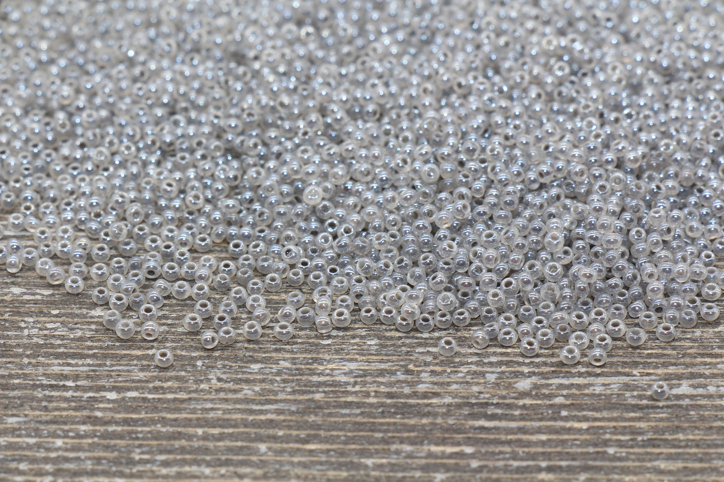 creamy 2 mm (12/0) glossy glass seed beads mix, rocaille rounds