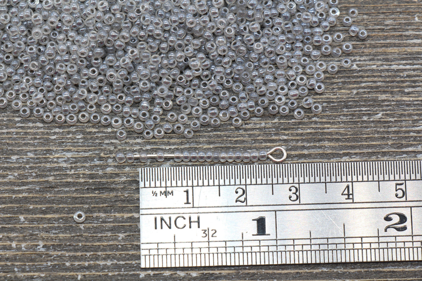 creamy 2 mm (12/0) glossy glass seed beads mix, rocaille rounds