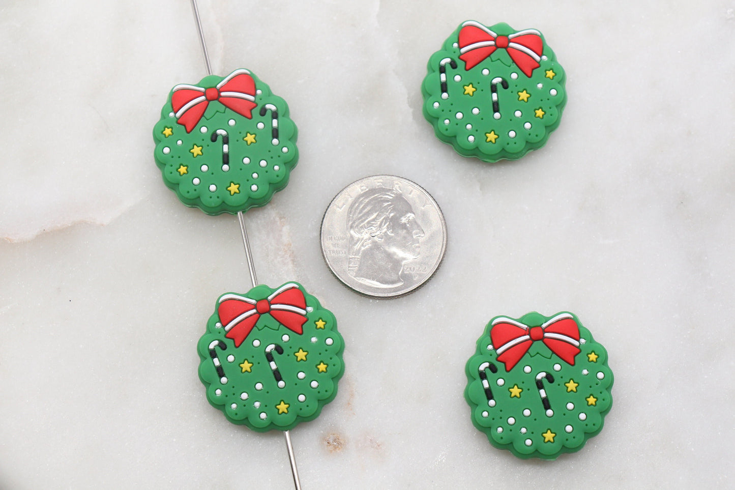 Christmas Wreath Silicone Beads, Green Wreath Silicone Beads, Christmas Chunky Beads, Silicone Loose Beads, Christmas Focal Beads #378