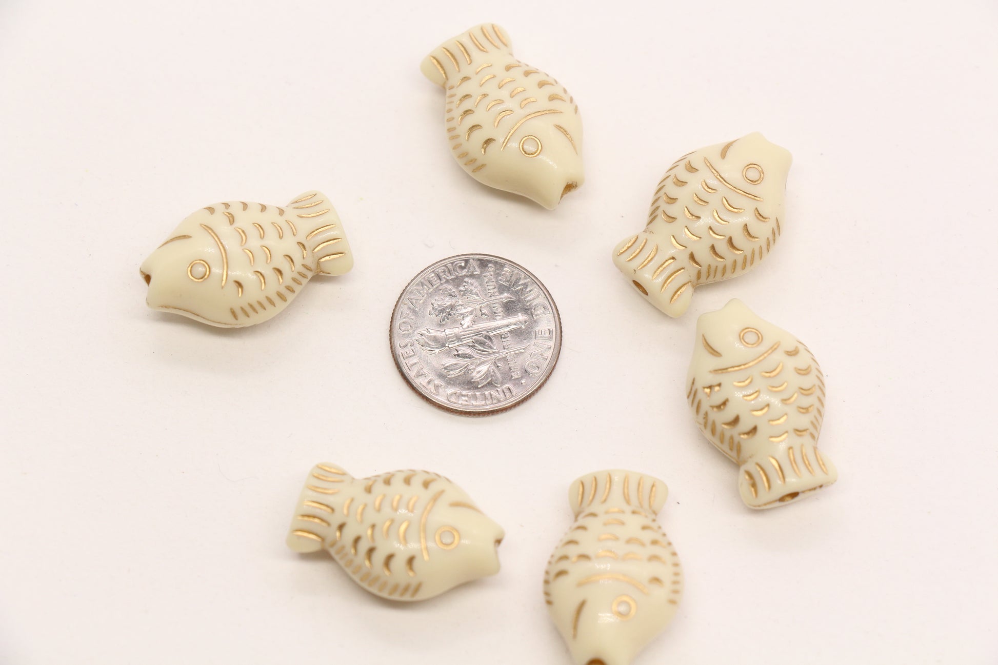 22 x 14mm Vintage Gold Acrylic Fish Beads