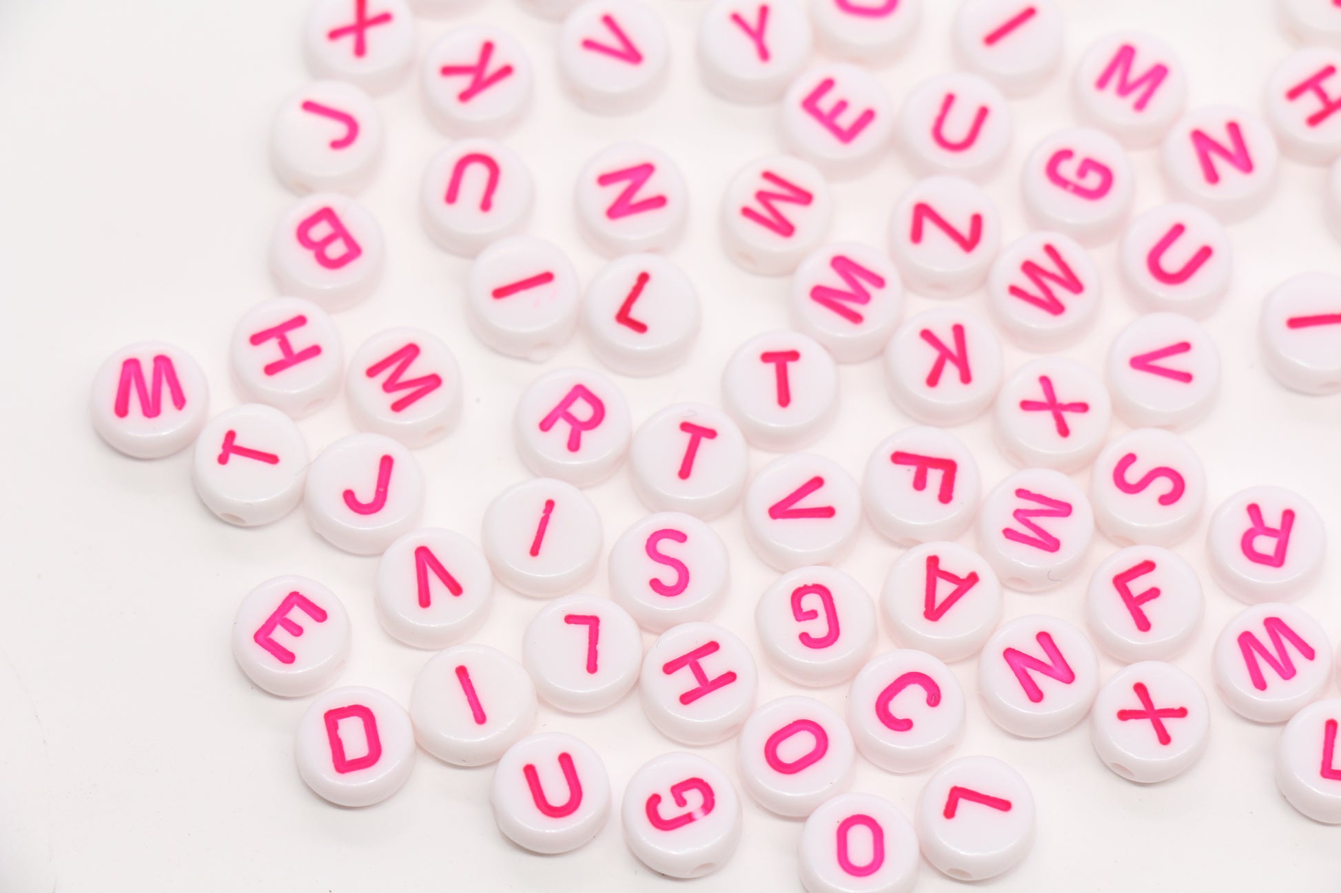 7mm White Round Letter Beads with Pink Letters #1099