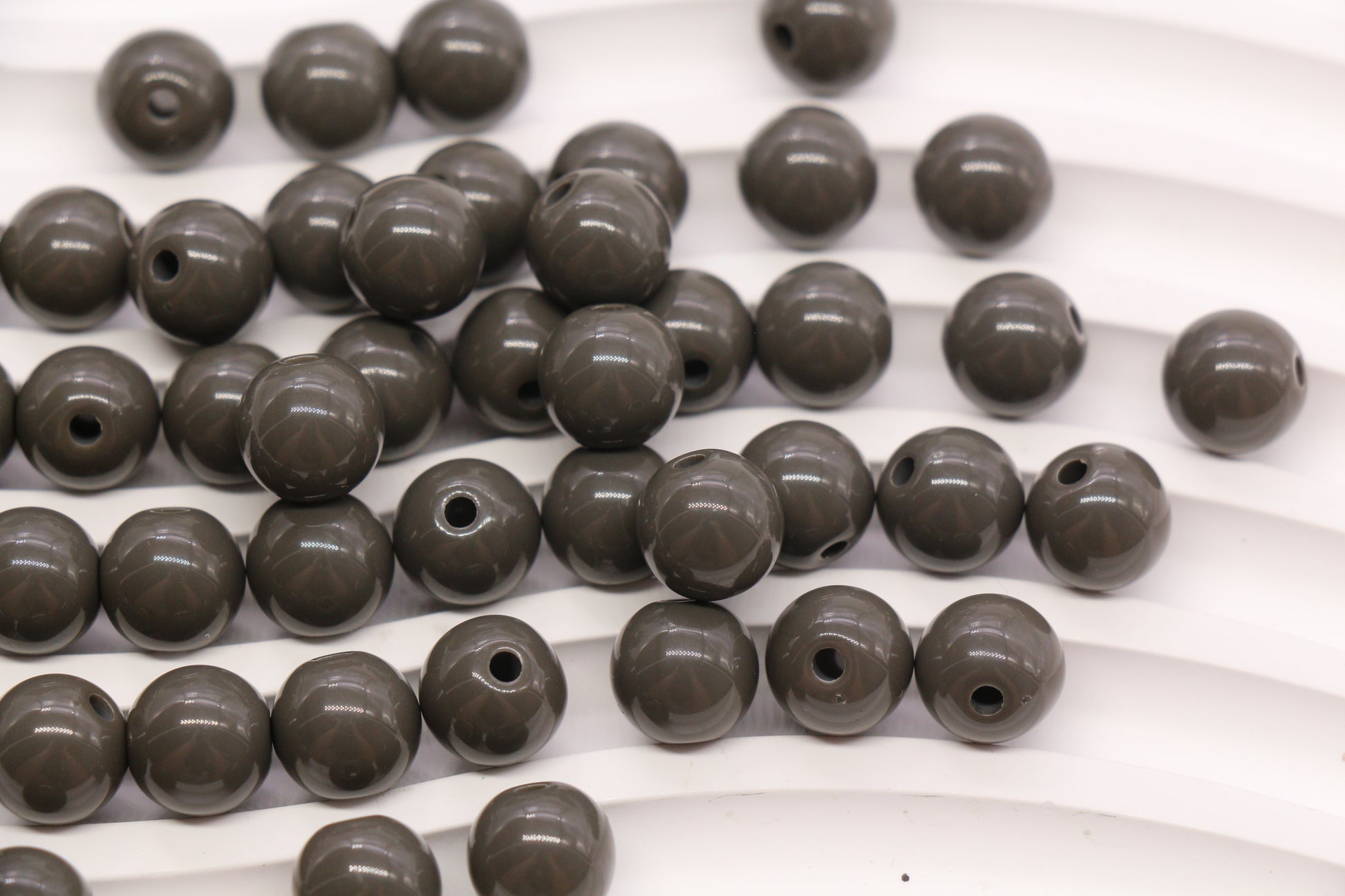 10mm Taupe Gray Acrylic Gumball Beads #3957