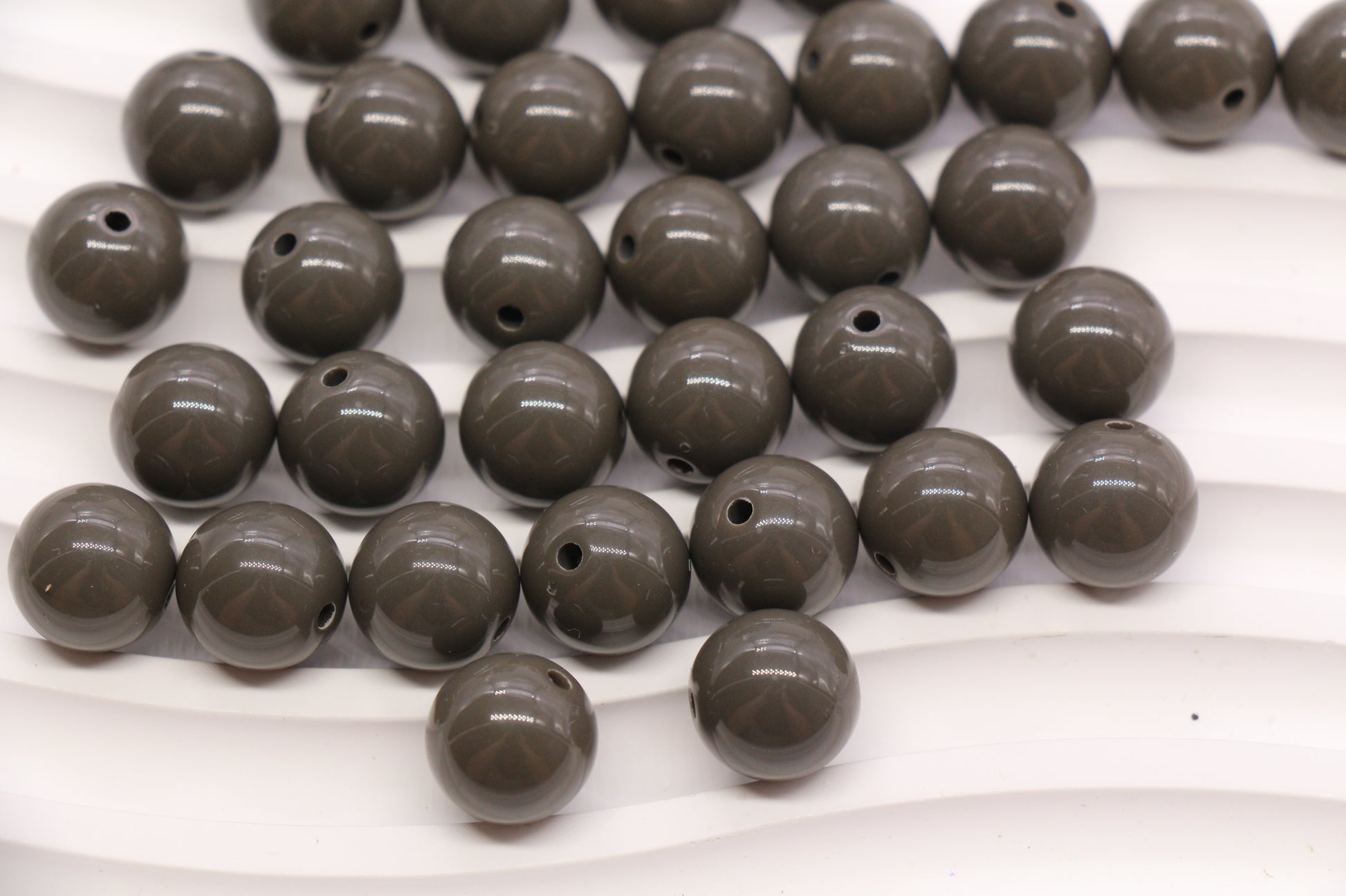 12mm Taupe Gray Acrylic Gumball Beads #3956