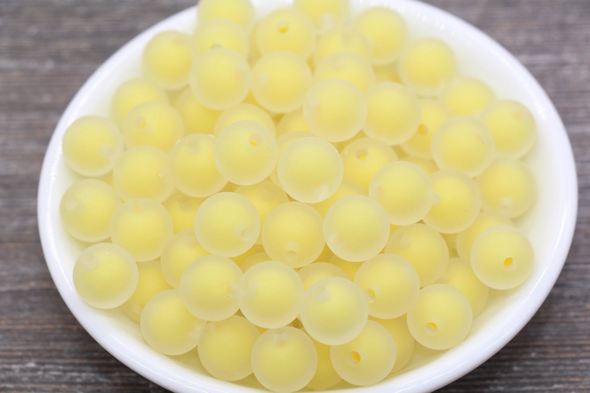 12mm Matte Yellow Round Beads, Frosted Acrylic Round Gumball Beads, Bubblegum Beads, Chunky Beads, Plastic Round Bead #1939