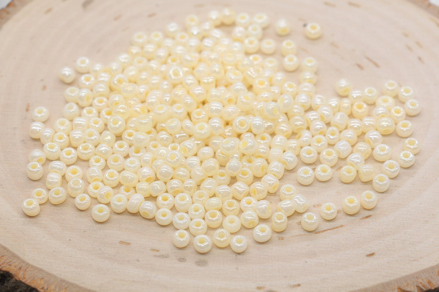 Creamy Glass Seed Beads, 4mm 6/0 Glass Round Seed Beads, Creamy Light Yellow Seed Beads, Glossy Rocailles Beads, Beading Supplies #2076