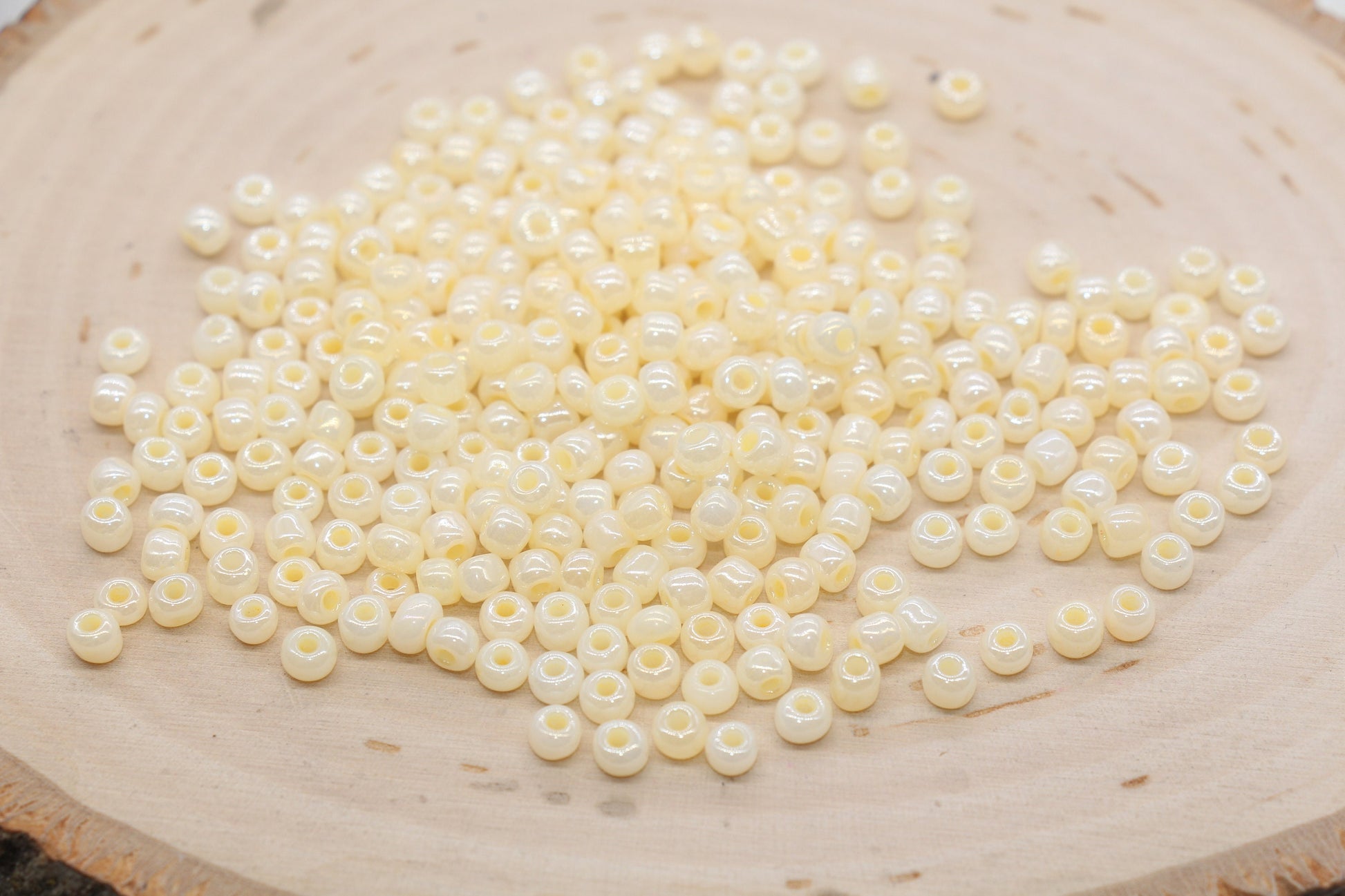 Creamy Glass Seed Beads, 4mm 6/0 Glass Round Seed Beads, Creamy Light Yellow Seed Beads, Glossy Rocailles Beads, Beading Supplies #2076