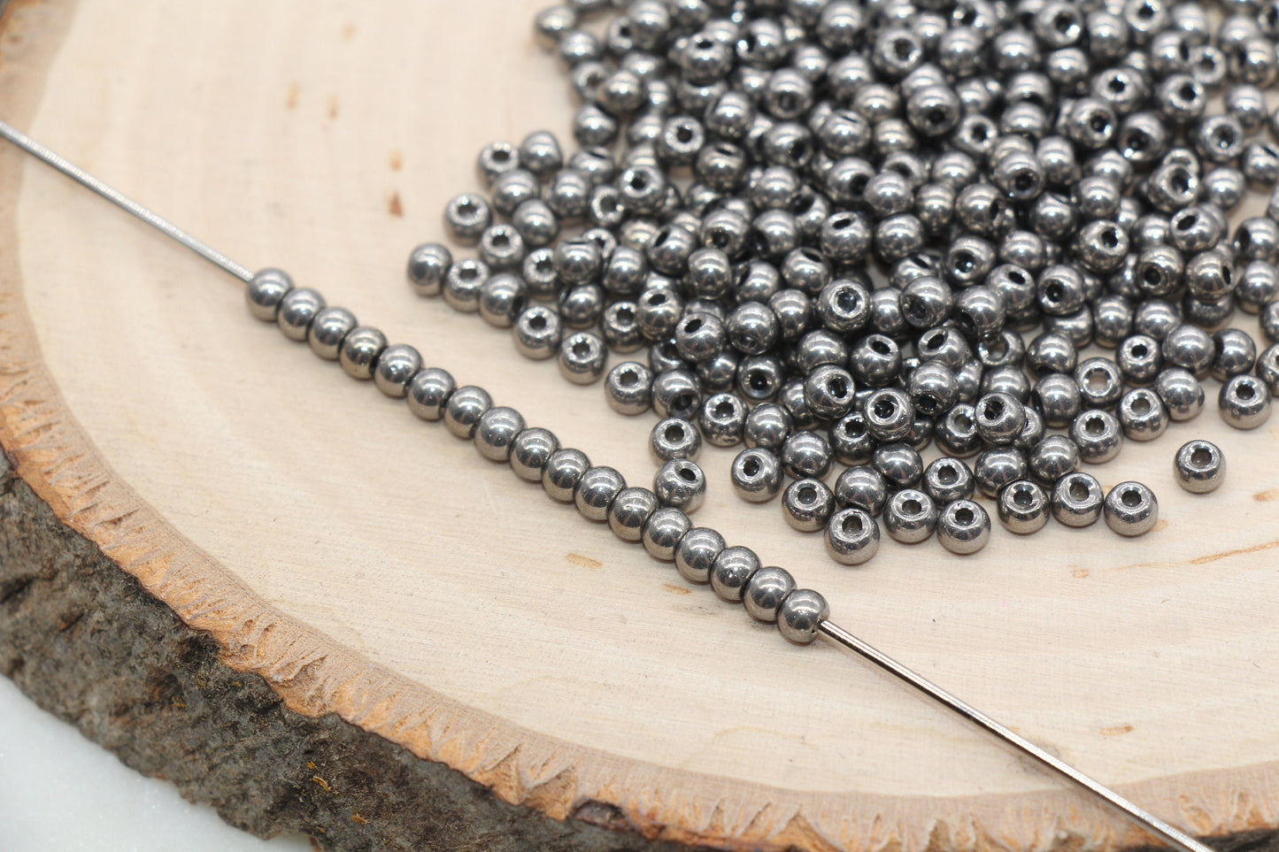 Metallic Gunmetal Gray Glass Beads, 4mm Glass Round Seed Beads, Shiny Seed Beads, Beading Supplies, Beads for Bracelet #3188