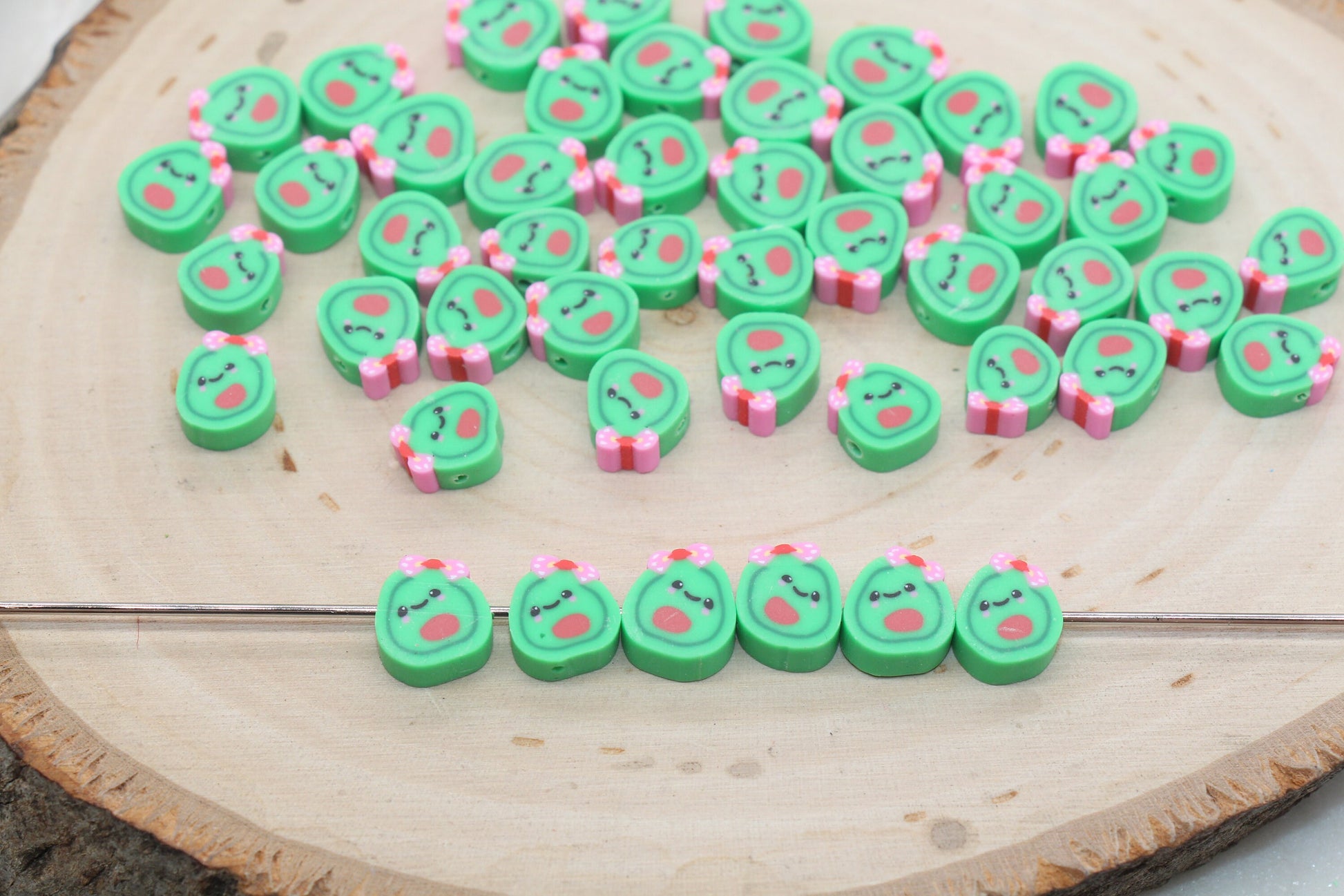 Kawaii Avocado Clay Beads, Smiley Face Polymer Clay Beads, Avocado with Pink Bow Clay Beads, Jewelry Beads, Bead for Bracelet #504