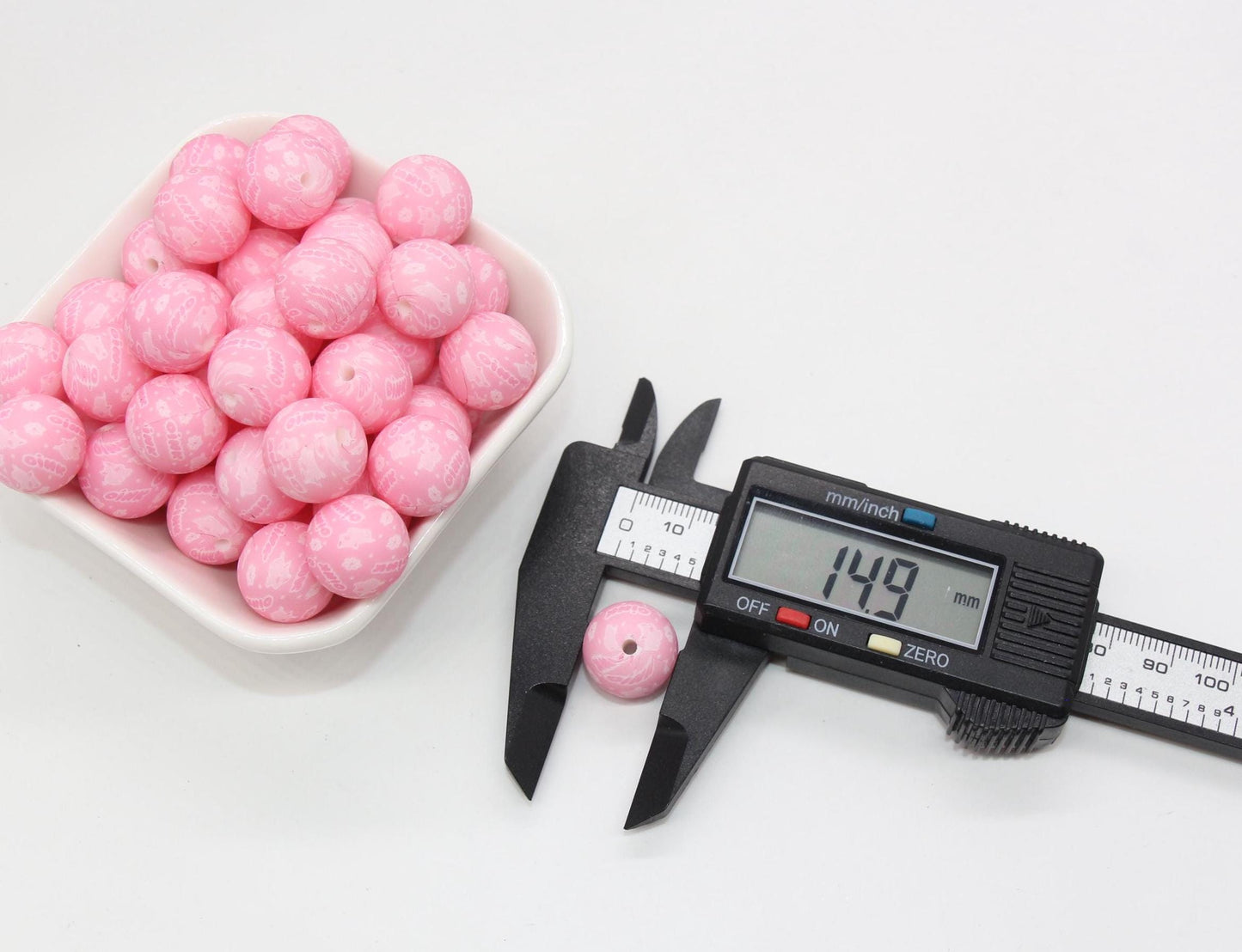 15mm Pig Printed Beads, Farm Animal Silicone Beads, Round Bubblegum Beads, Beads for Pens #S120