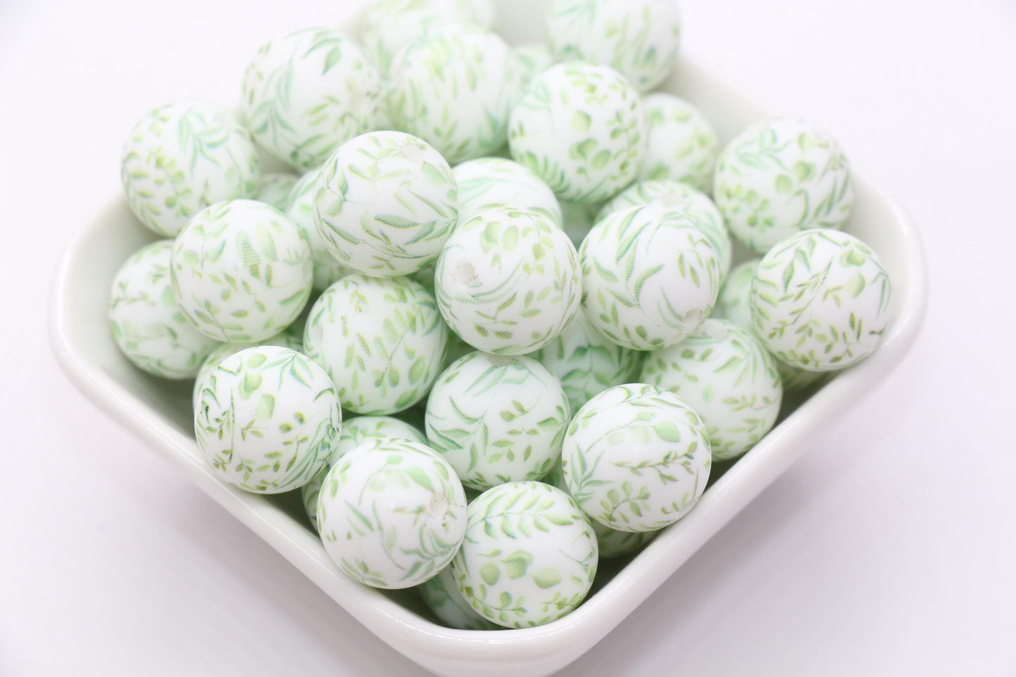 15mm Leaf Printed Beads, Green Plant Leaf Silicone Beads, Round Bubblegum Beads, Beads for Pens #S139