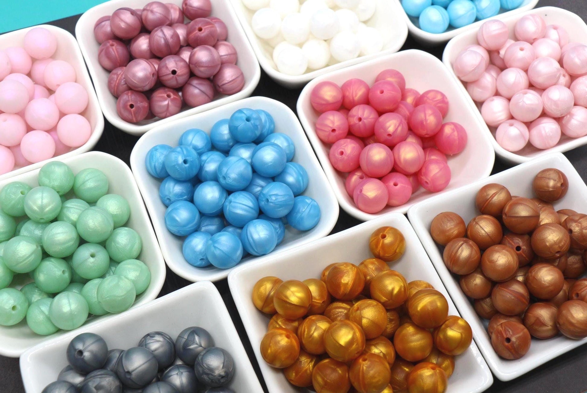15mm Metallic Silicone Beads, Shimmering Jewelry Beads for Bracelets, Keychains, Soft Round Beads, DIY Craft Supplies