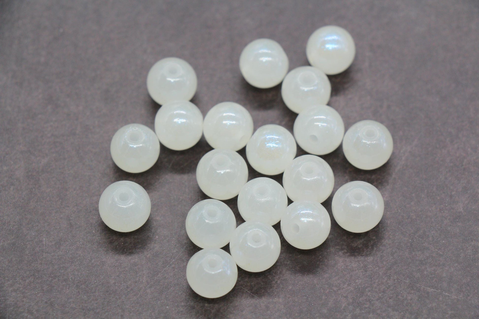 10mm Iridescent Glass Beads, Pearlescent Round Beads for Jewelry Making, DIY Bracelet Necklace Craft Supplies, White Glossy Beads