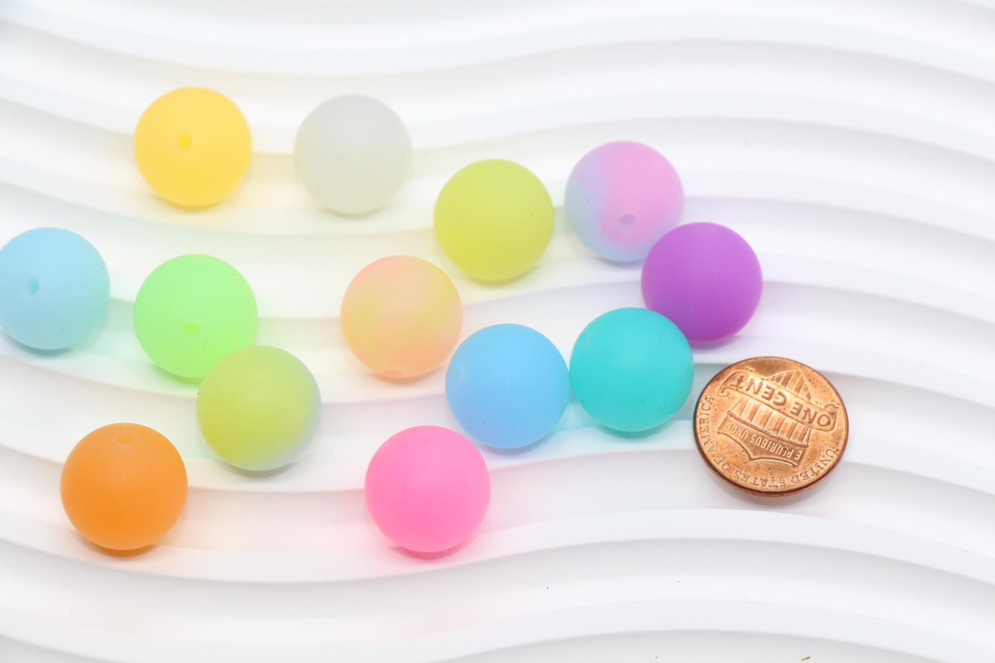 15mm Glow in the Dark Silicone Beads – Round Beads for Jewelry Making, Keychains, and DIY Crafts