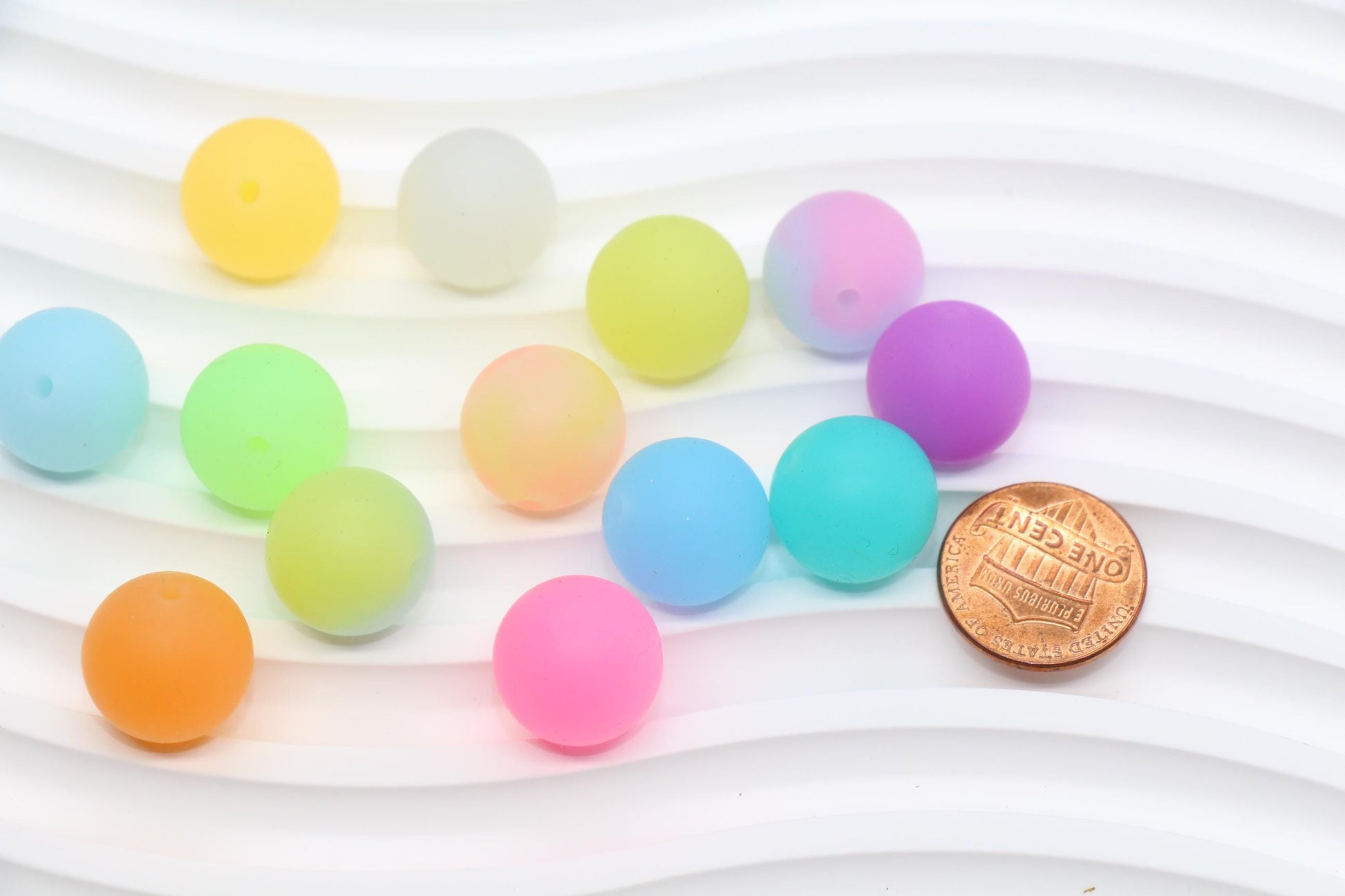 15mm Glow in the Dark Silicone Beads – Round Beads for Jewelry Making, Keychains, and DIY Crafts