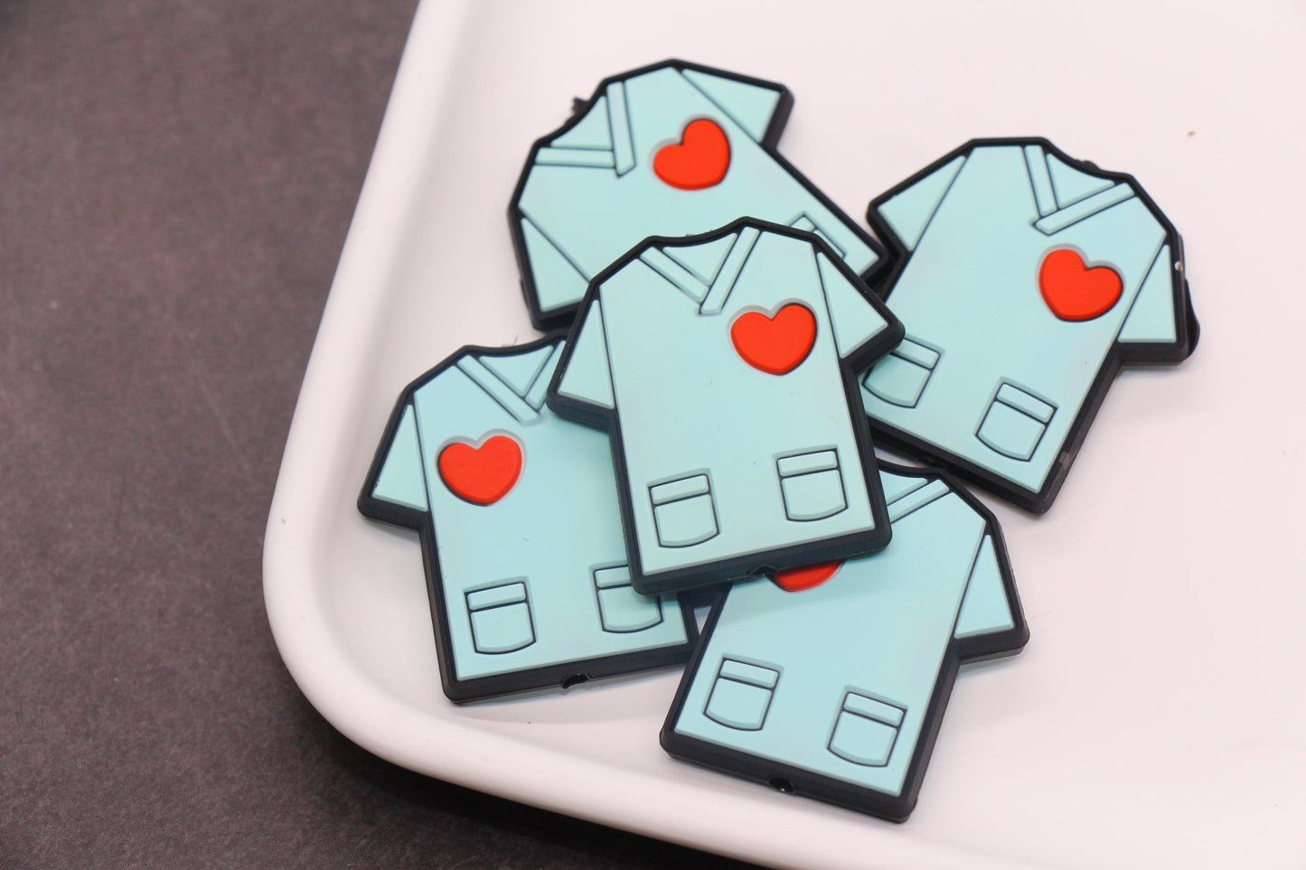 Scrub Top Silicone Beads, Nurse Shirt Beads with Heart, Medical Focal Beads for Badge Reels, Keychains & DIY Crafts