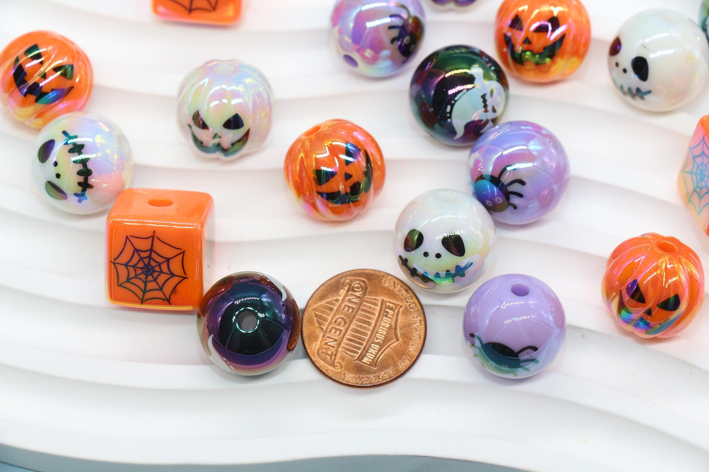Halloween Iridescent Beads, 15mm Pumpkin Ghost Spiderweb Prints, Round and Cube Beads for DIY Jewelry, Crafts Halloween Decorations