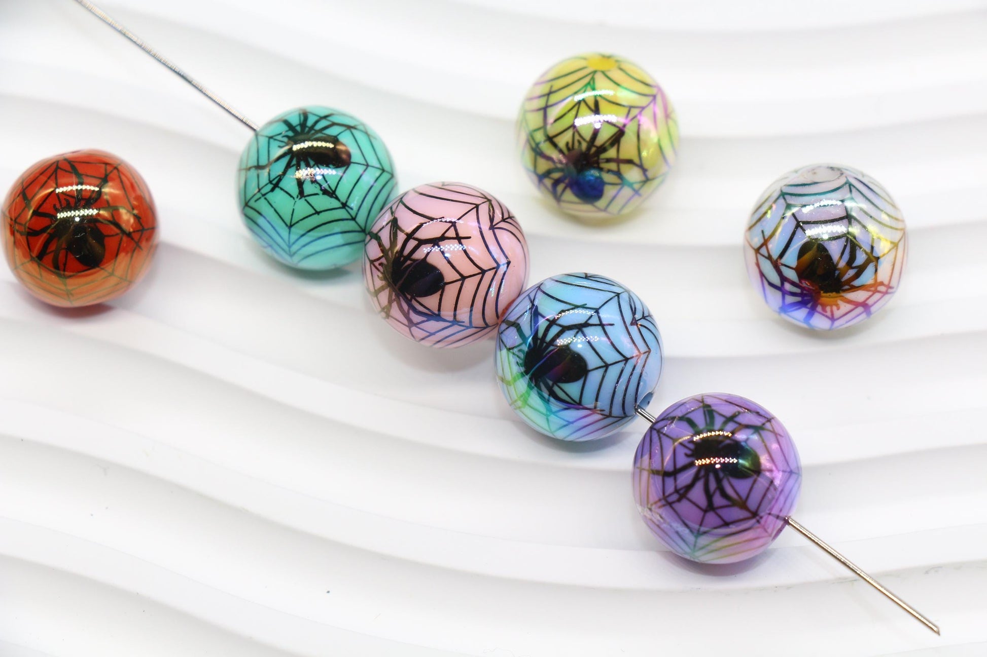 Halloween Iridescent Beads, 16mm Spiderweb Prints, Chunky Beads for DIY Jewelry, Spooky Crafts, Halloween Decorations