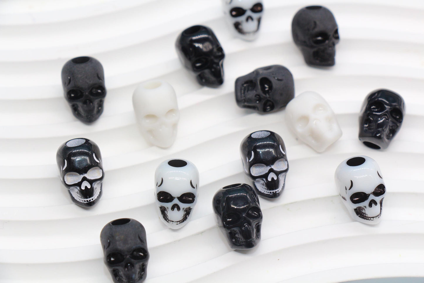 Black and White Skull Beads, Spooky Skull Head Beads for Bracelets & Crafts, Halloween Jewelry Supplies