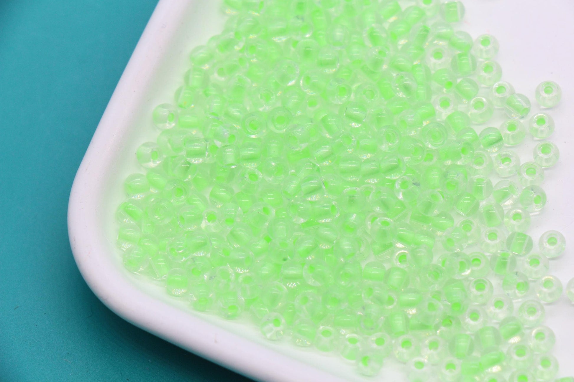 4mm Glow in the dark Glass Beads, Transparent Green Lined Beads #2302