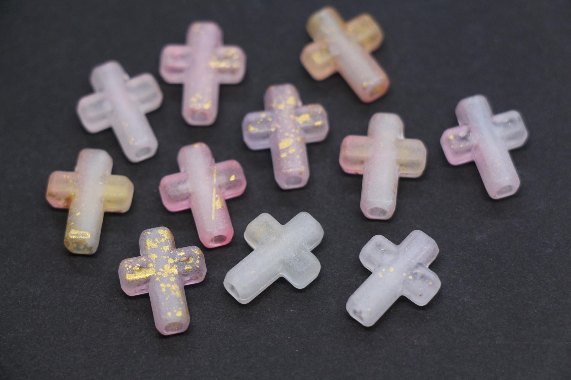 Matte Cross Beads with Gold Specks, Lilac Pink Ombre Frosted Acrylic Cross Beads #3757