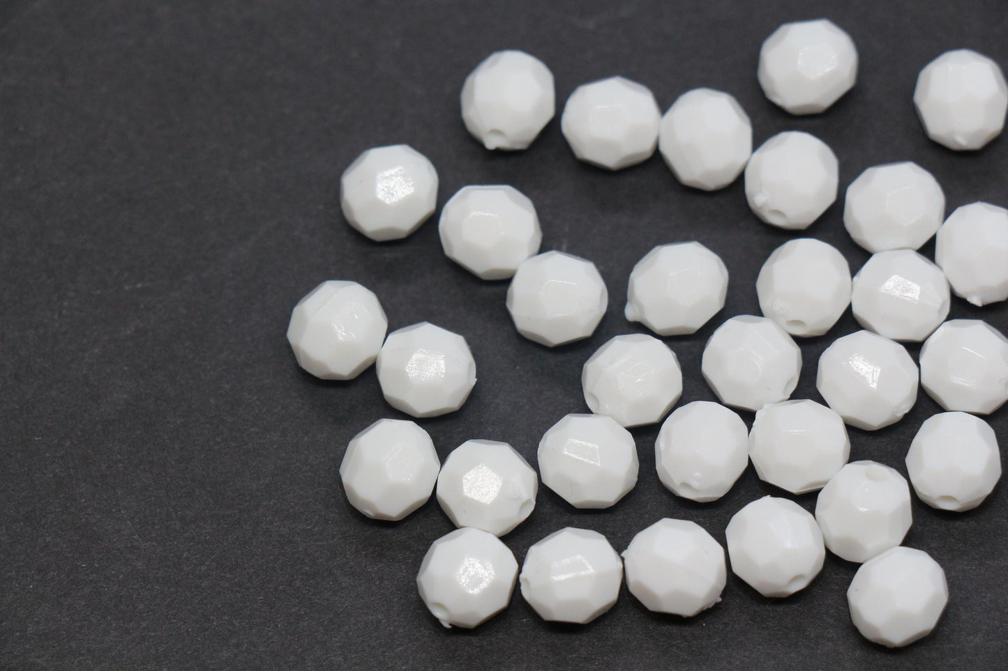 8mm White Faceted Gumball Beads, Round Acrylic Bracelet Beads for Jewelry Making #551