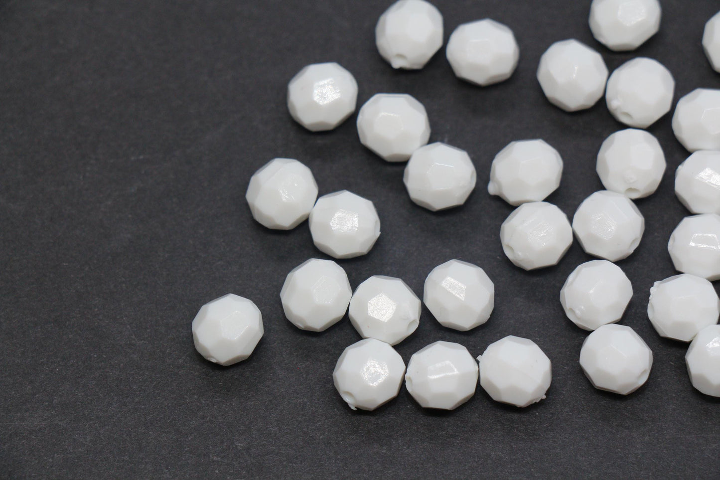 8mm White Faceted Gumball Beads, Round Acrylic Bracelet Beads for Jewelry Making #551