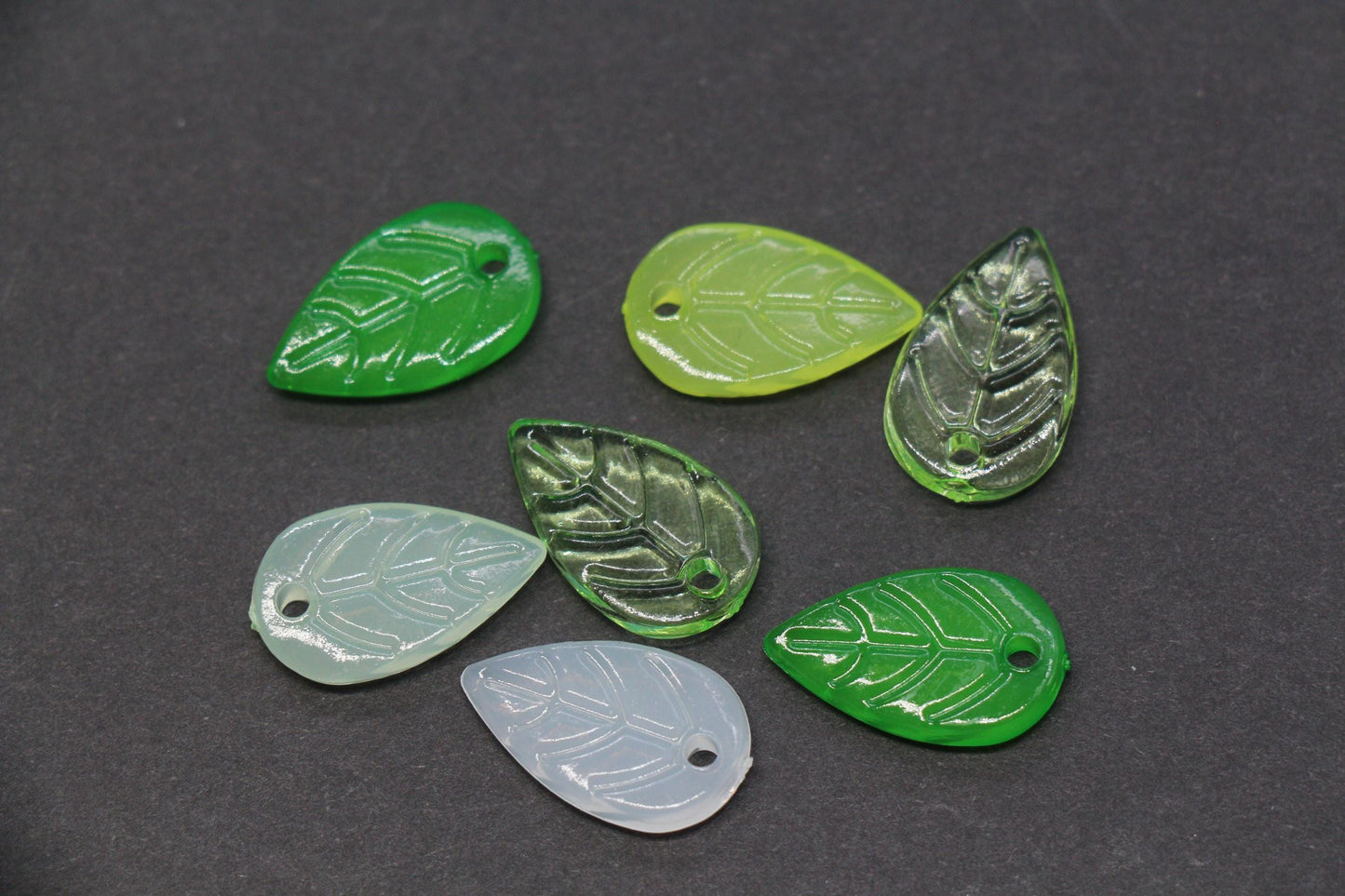 Green Leaf Acrylic Beads, Translucent Leaf Charm Beads for Jewelry Making, Nature DIY Craft Supplies