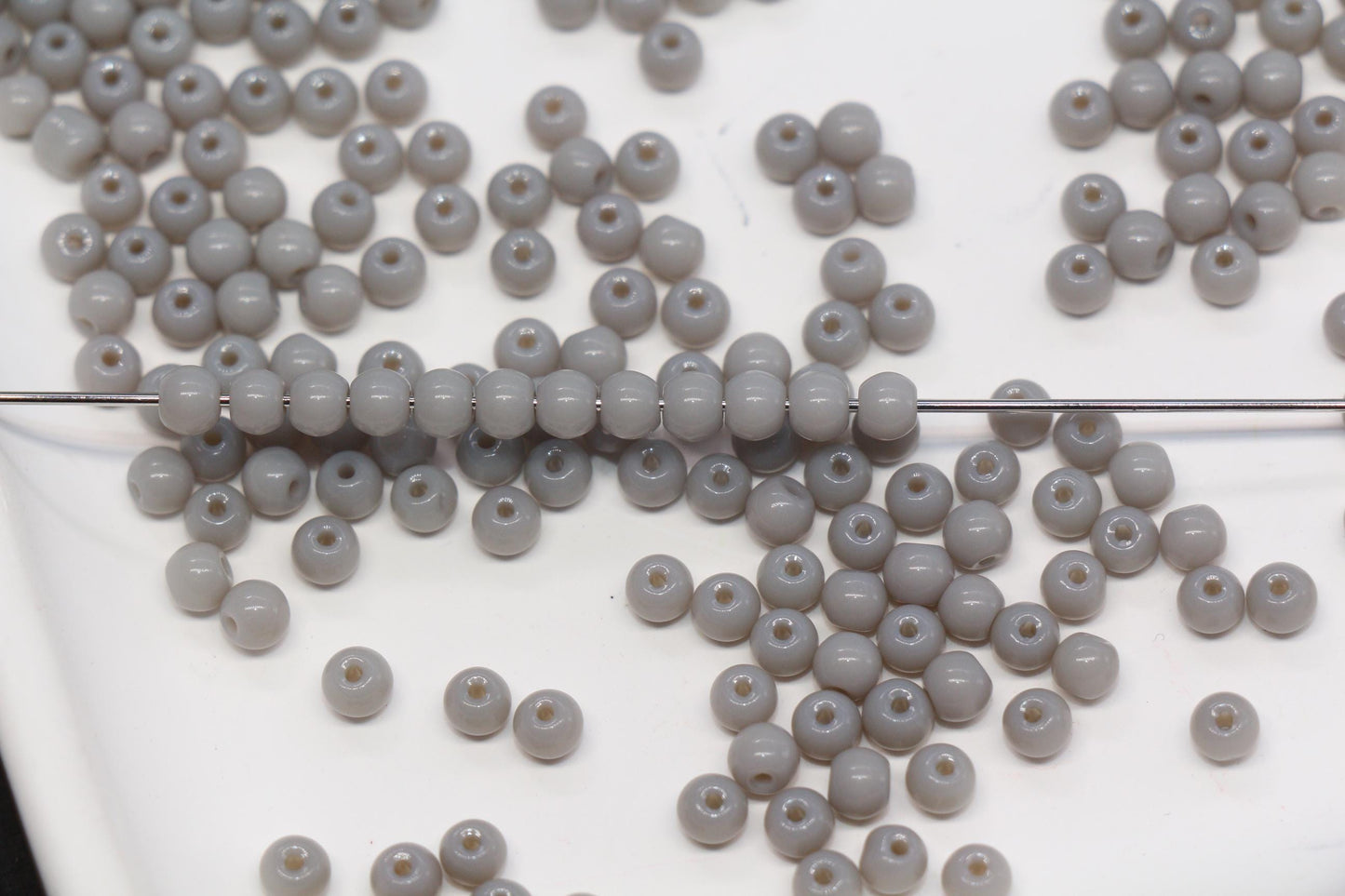 4mm Light Gray Glass Seed Beads, Opaque Round Rocailles, Gray Beads for Jewelry Making #2182