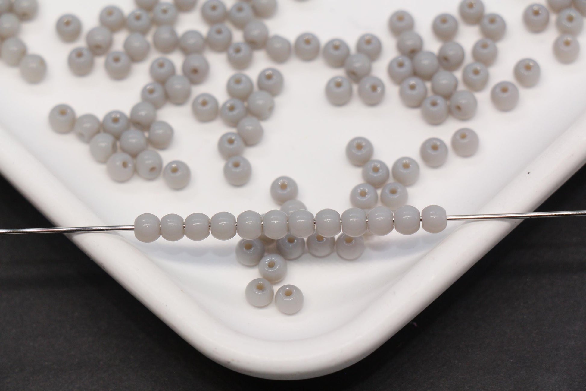 4mm Light Gray Glass Seed Beads, Opaque Round Rocailles, Gray Beads for Jewelry Making #2182