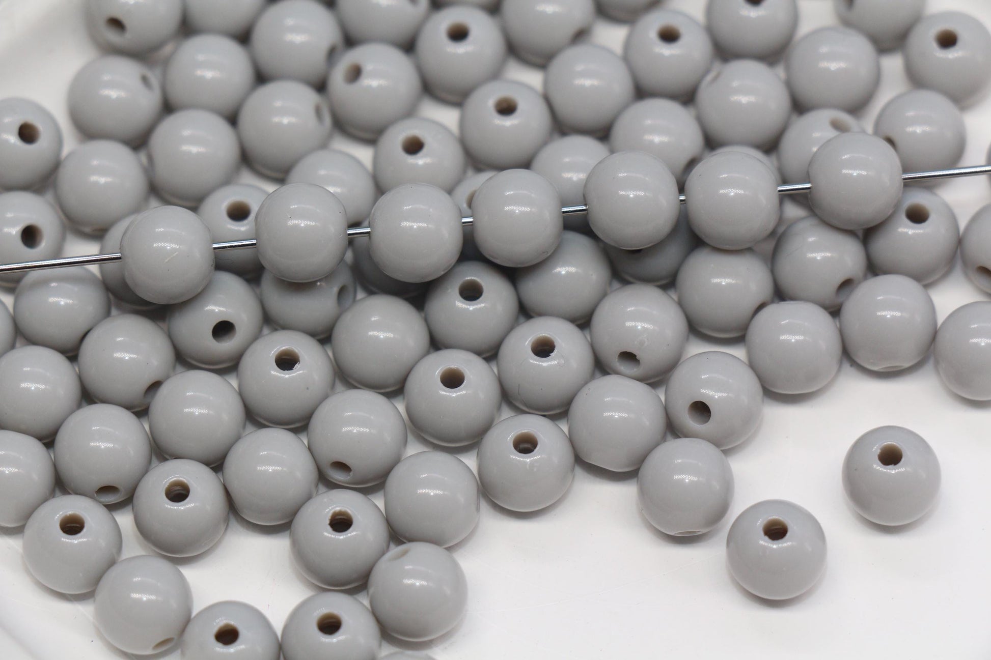 8mm Gray Round Acrylic Beads, Smooth Neutral Spacer Beads for Bracelet Making #823