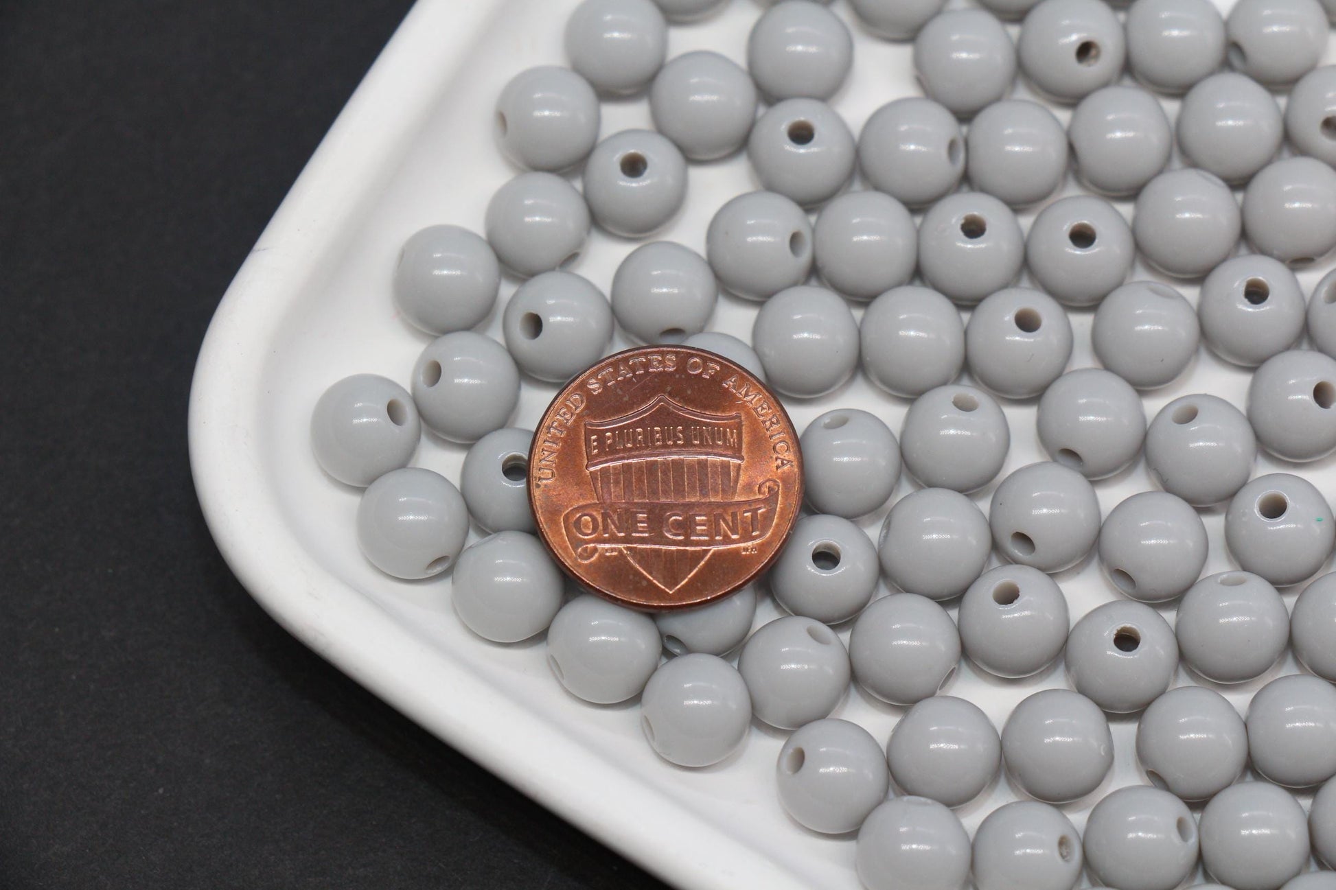 8mm Gray Round Acrylic Beads, Smooth Neutral Spacer Beads for Bracelet Making #823