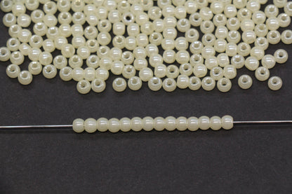 4mm 6/0 creamy ivory glass seed beads for bracelets