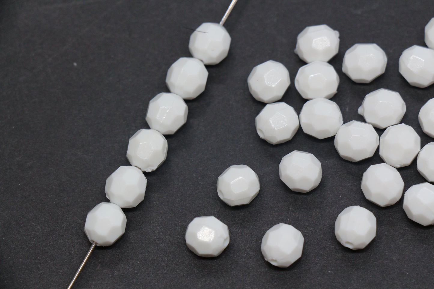 8mm White Faceted Gumball Beads, Round Acrylic Bracelet Beads for Jewelry Making #551