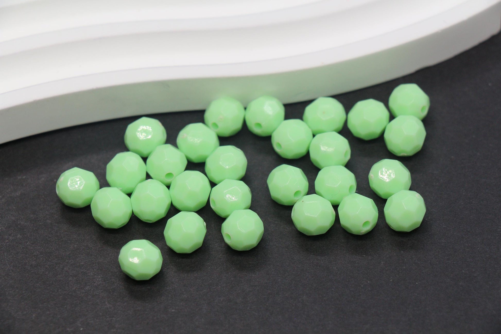 8mm Light Green Faceted Acrylic Beads, Round Bracelet Beads for Jewelry Making #552