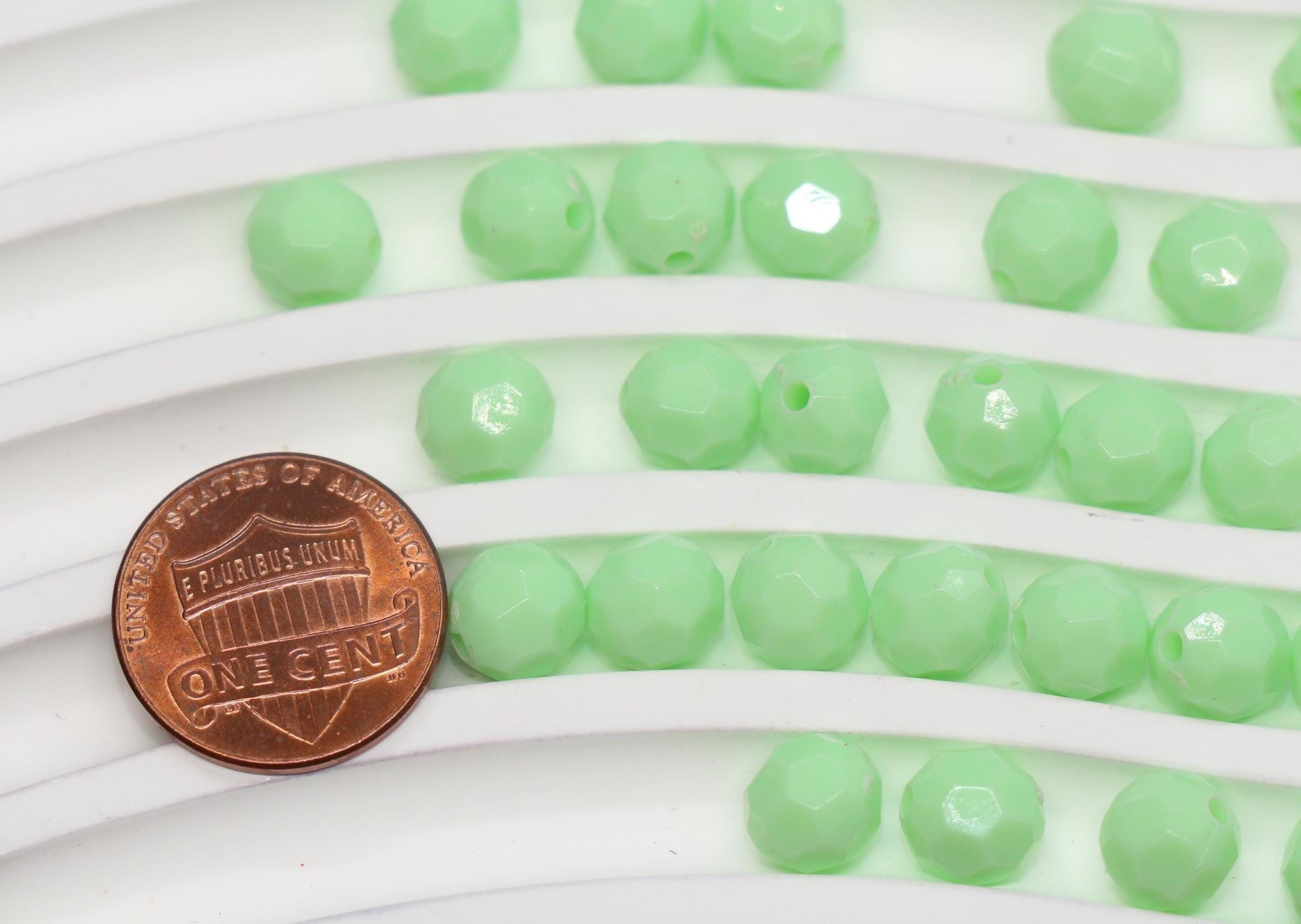 8mm Light Green Faceted Acrylic Beads, Round Bracelet Beads for Jewelry Making #552