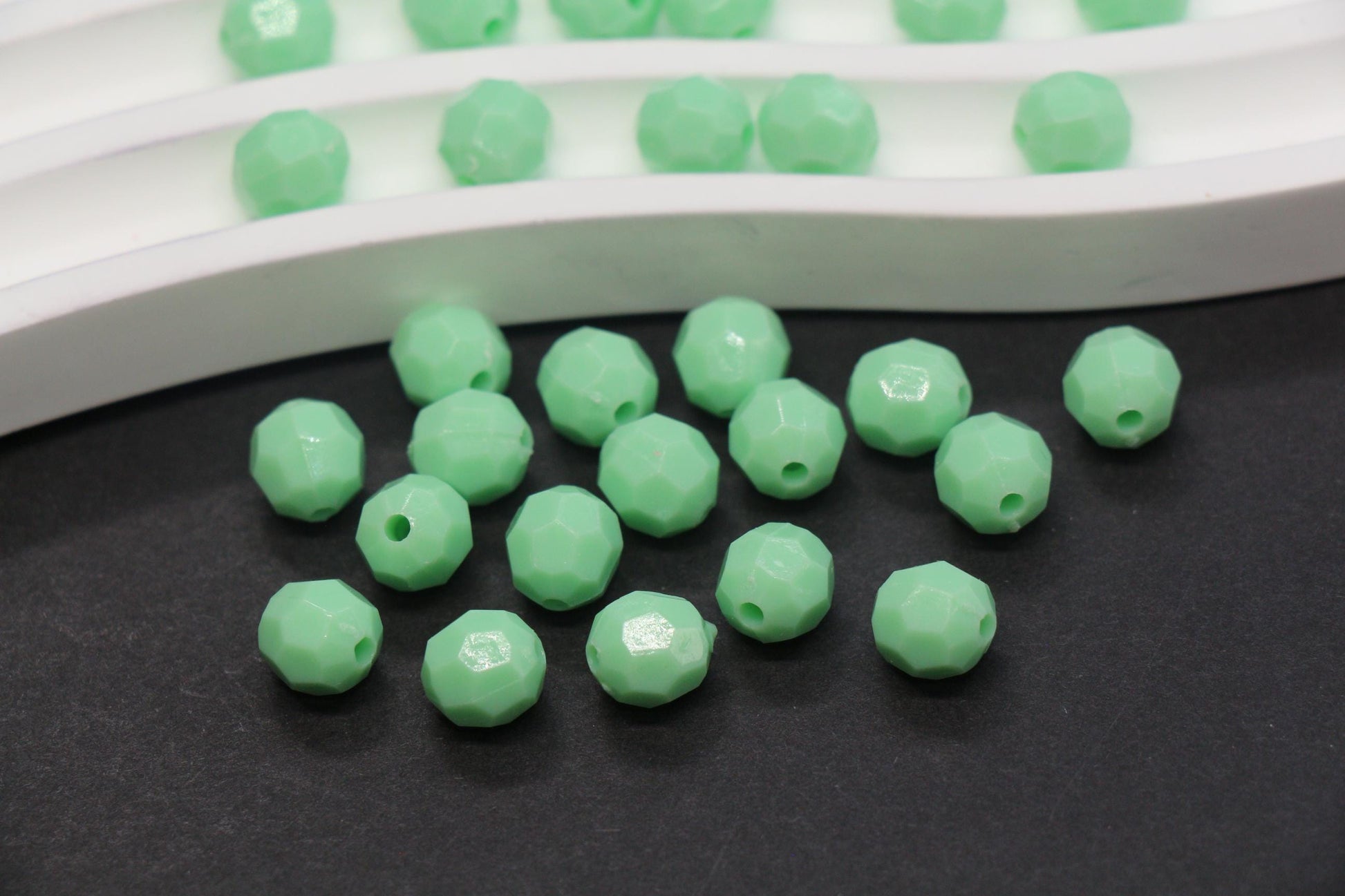 8mm Mint Green Faceted Acrylic Beads, Round Bracelet Beads for Jewelry Making #557