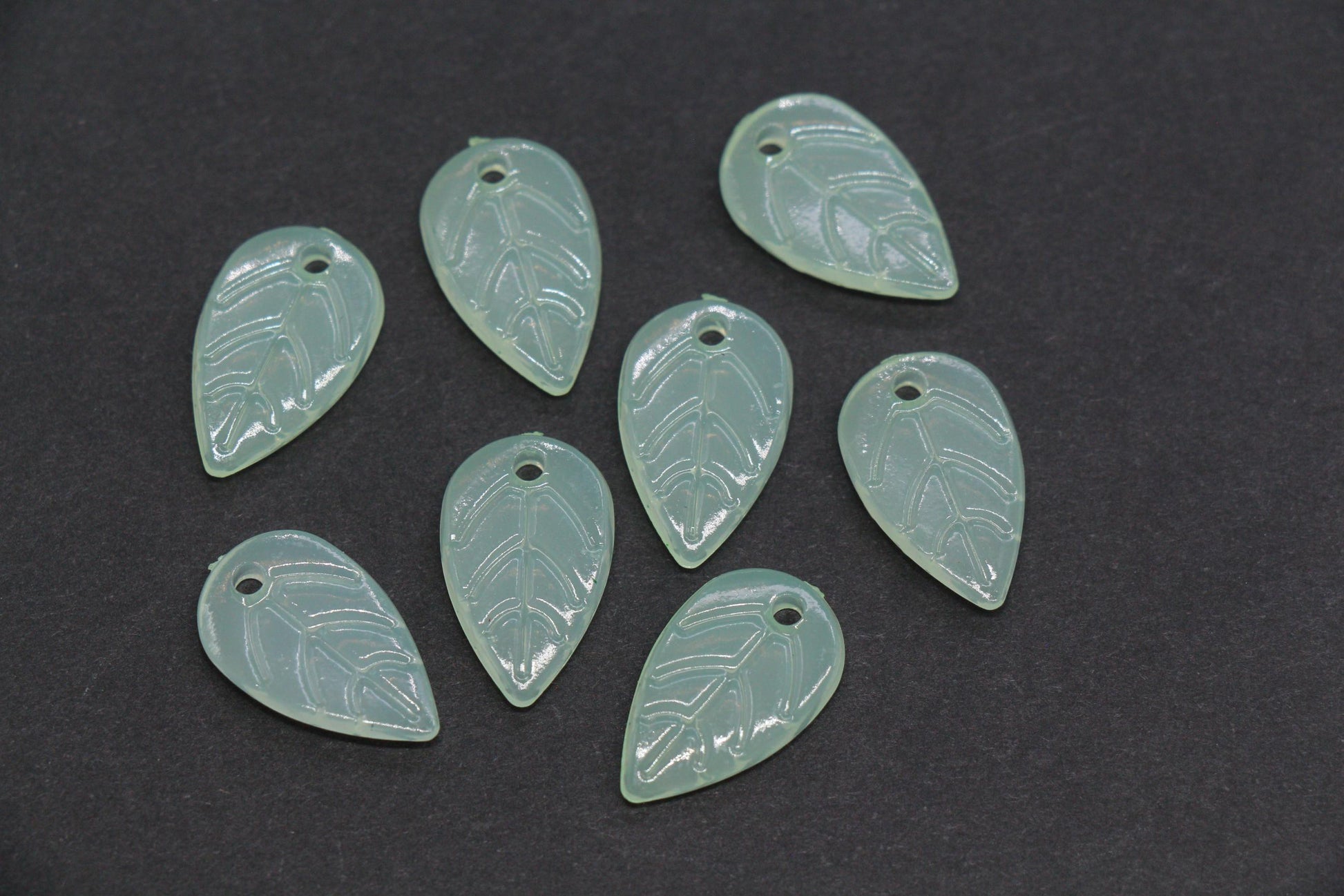 Green Leaf Acrylic Beads, Translucent Leaf Charm Beads for Jewelry Making, Nature DIY Craft Supplies