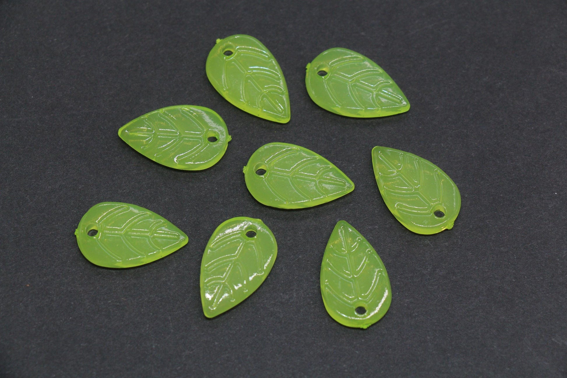 Green Leaf Acrylic Beads, Translucent Leaf Charm Beads for Jewelry Making, Nature DIY Craft Supplies